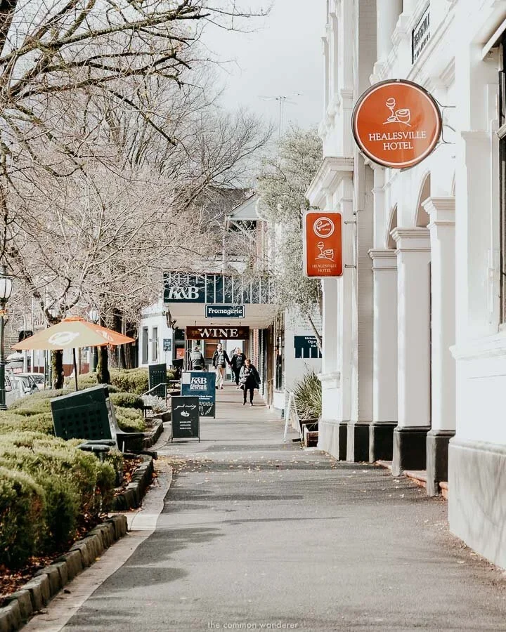 Healesville is an easy 25 minute drive away and home to the famous 4 Pillars Gin Distillery plus great shops, restaurants, micro breweries, wine centres and more.