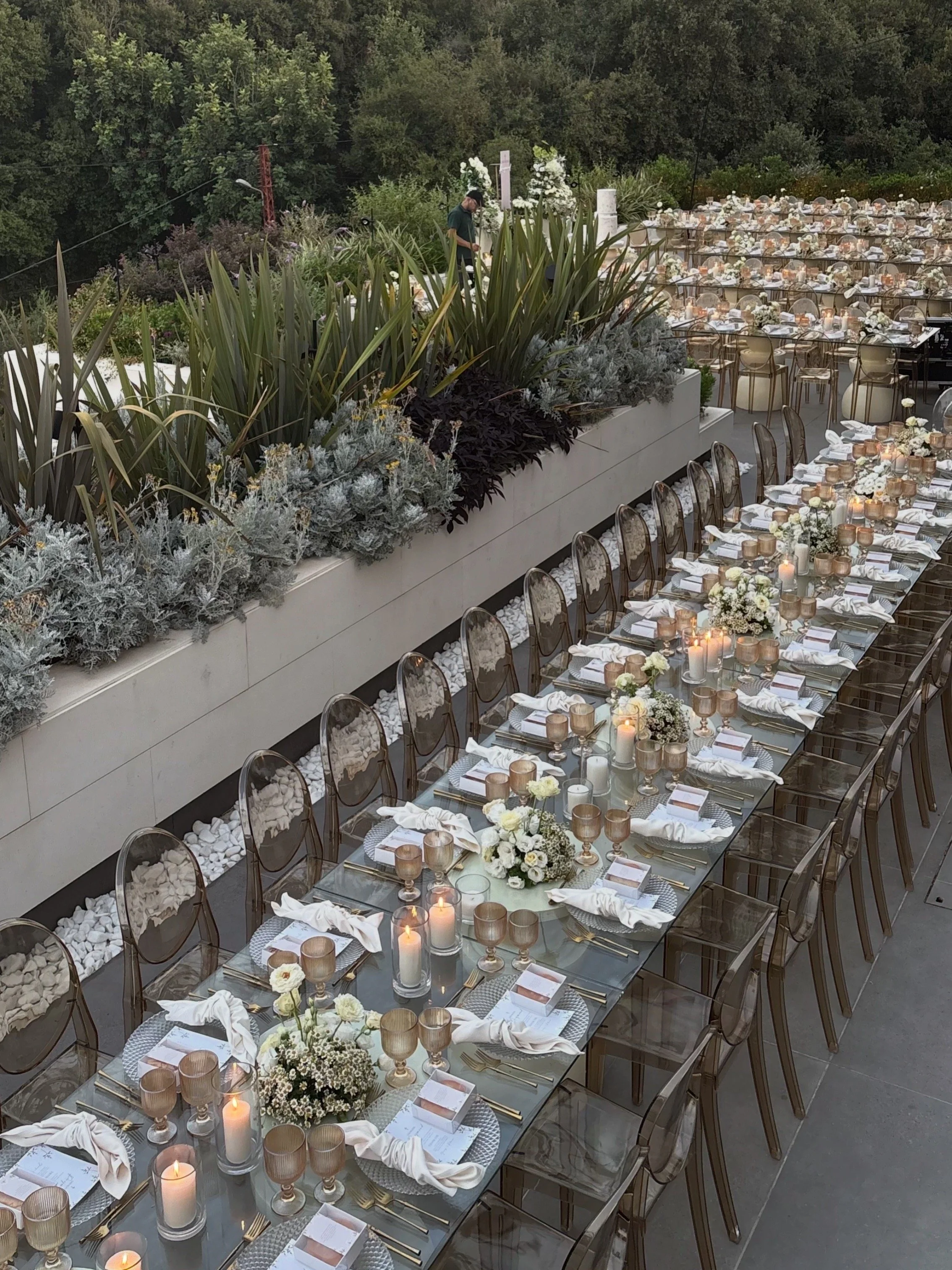 A beautiful outdoor tablescape by Sincerely Yours