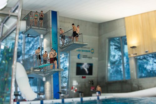 Opningstider, rabattar og rutebussar til Lustrabadet under Lerum Cup 