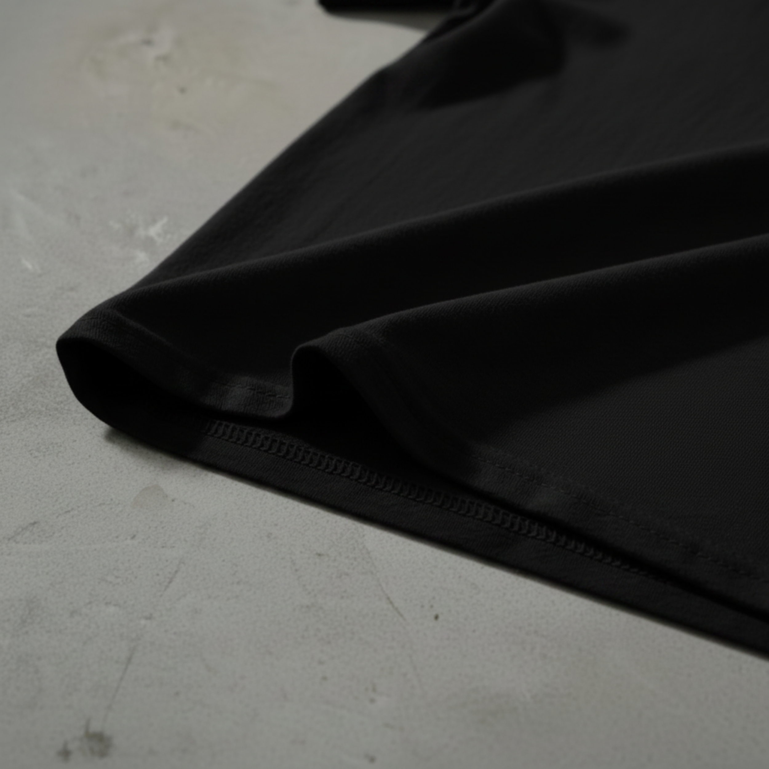 Rogue Edition - Folded Hem Detail Close-Up Black.png