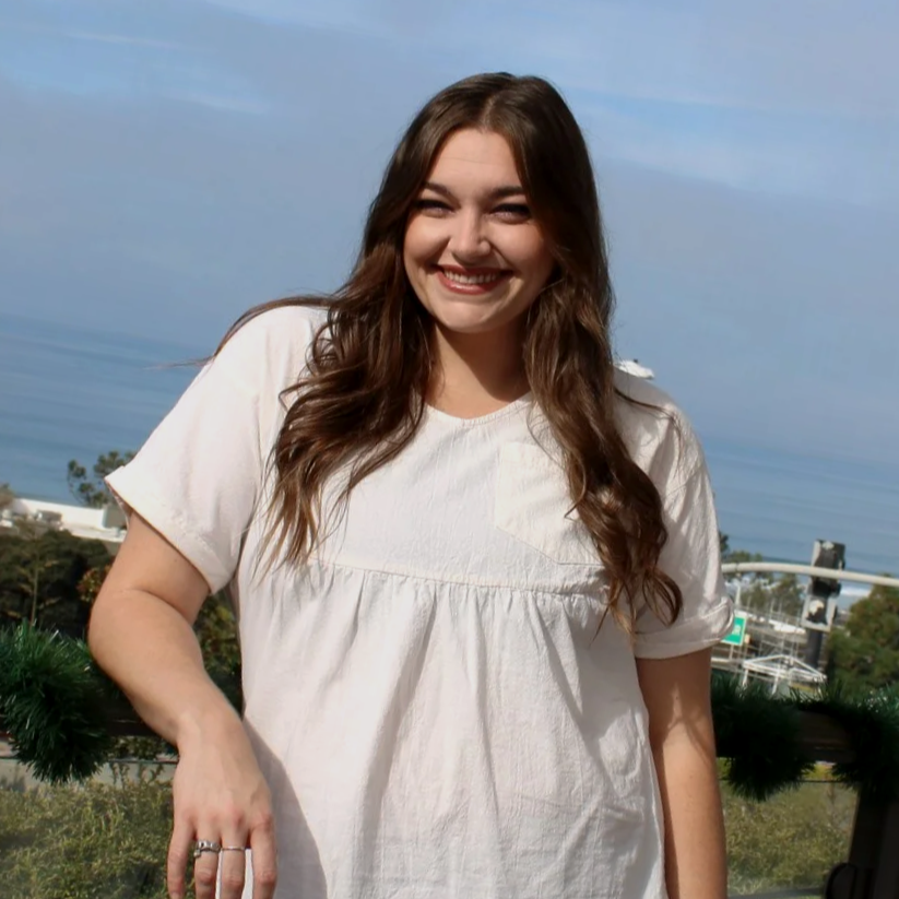 KATEE - SENIOR STYLIST