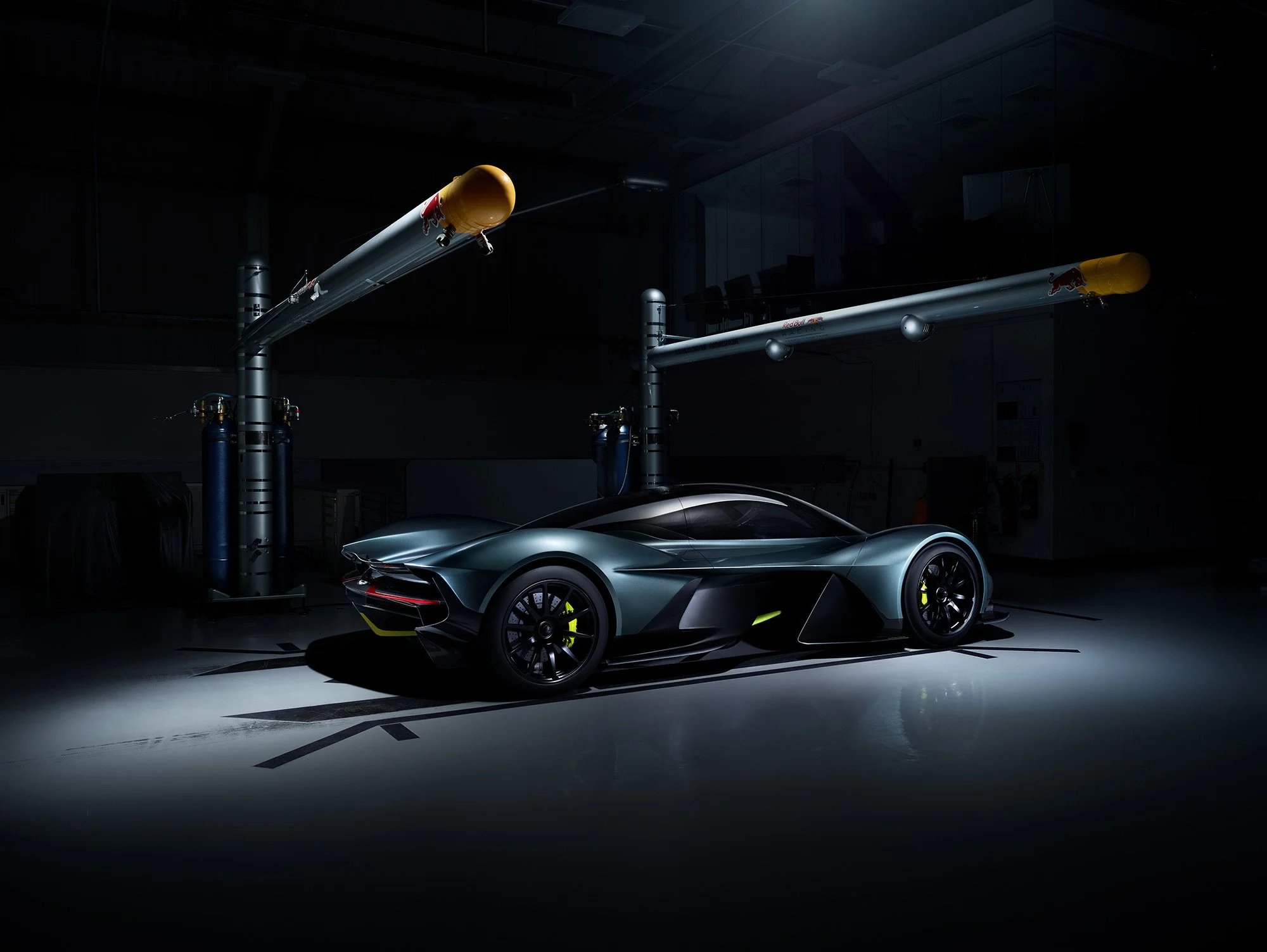 160605_TopGear_Redbull-AstonMartin_R34_3a_RGB.jpg