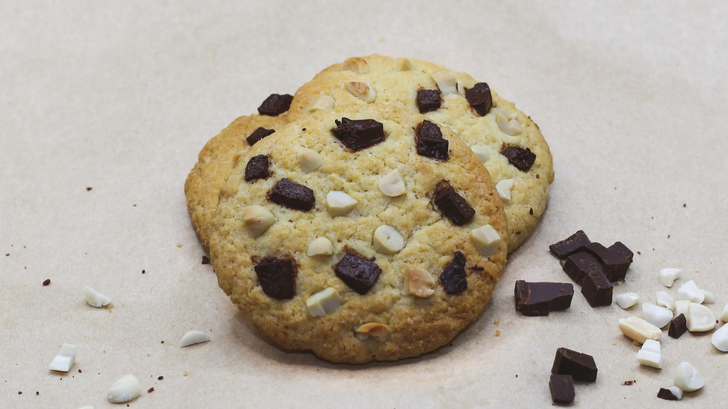 Dark Chocolate Peanut Bg1.jpg