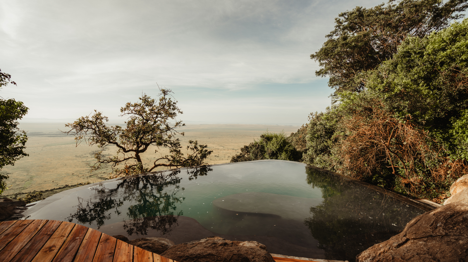 LOIRIEN Mara Kenya luxury safari camp infinity pool overlooking Maasai Mara plains