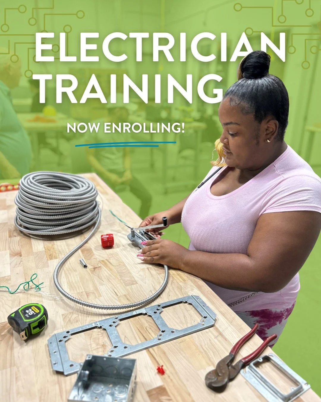 ⚡ NOW ENROLLING: Electrician Training

Ready to start a career in the electrical field? SERJobs&rsquo; Electrician Training Program prepares participants for entry-level electrician apprentice opportunities through hands-on training and industry-reco