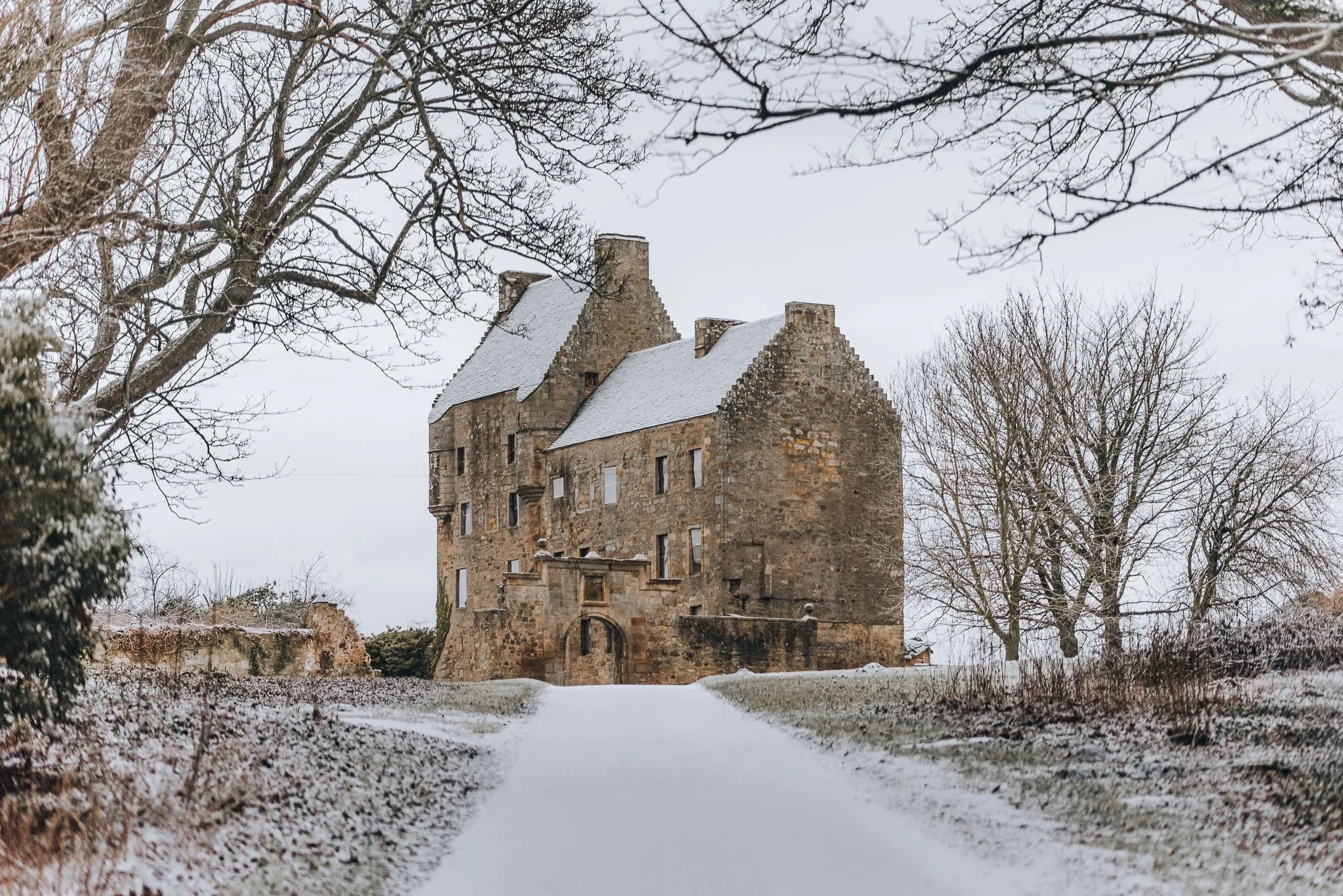 Visiting Midhope Castle in Scotland: Outlander’s Lallybroch