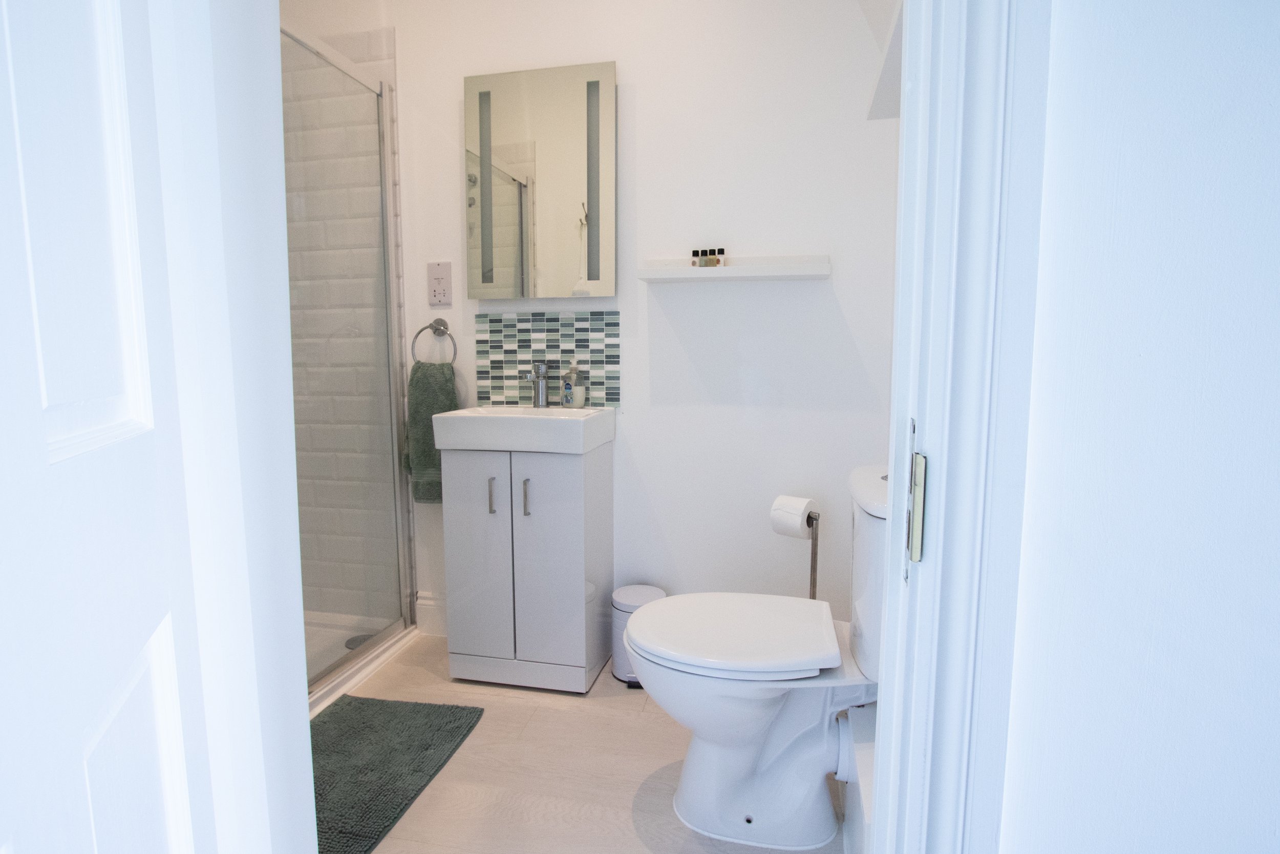 En Suite to the Main Bedroom