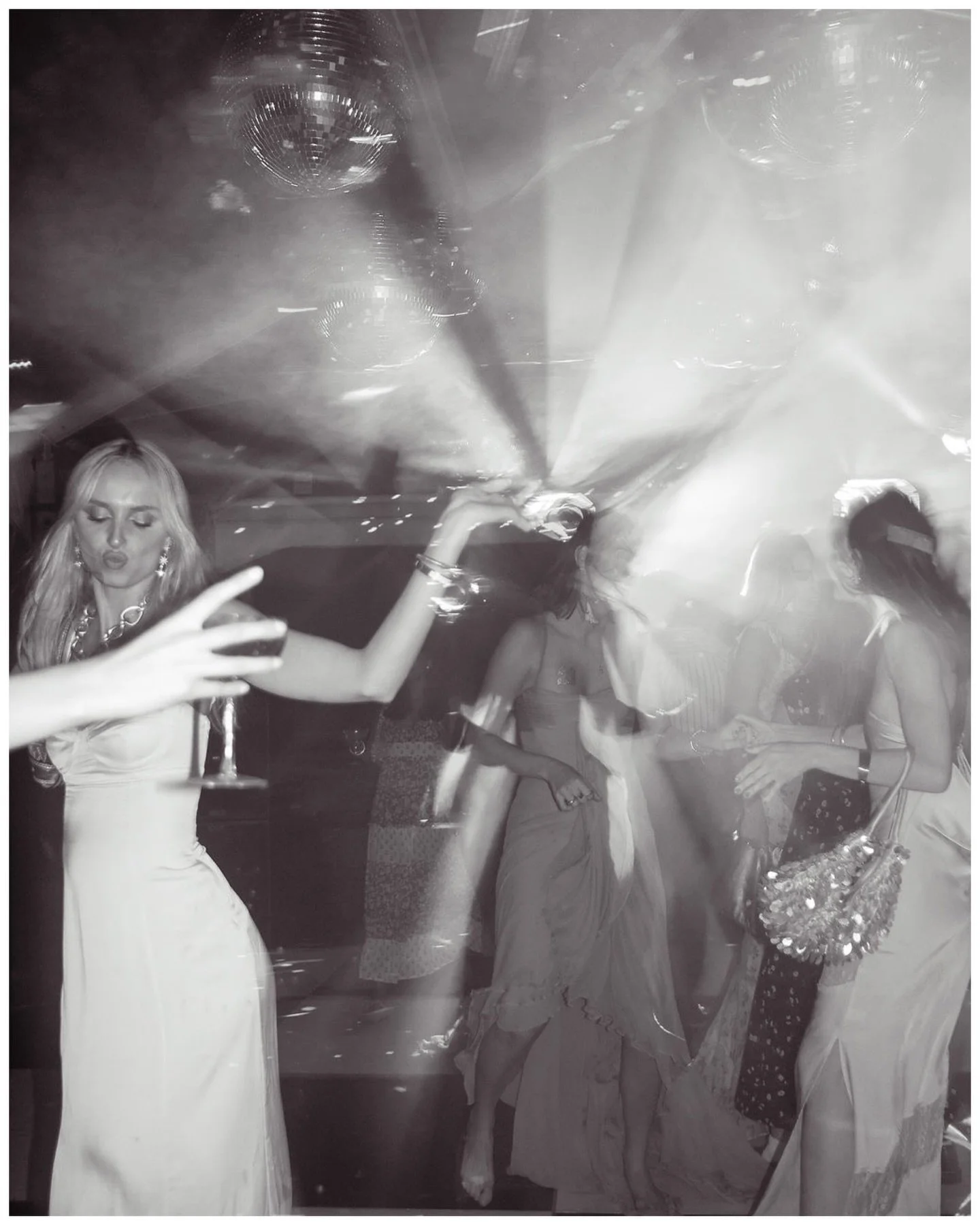 MAE &amp; MAR is hiring! We&rsquo;re growing and looking for a detail-obsessed, design loving team member who appreciates a really good party. 

Based in Aspen, with willingness to travel. 

Send your resume + a short note to hello@maeandmar.com