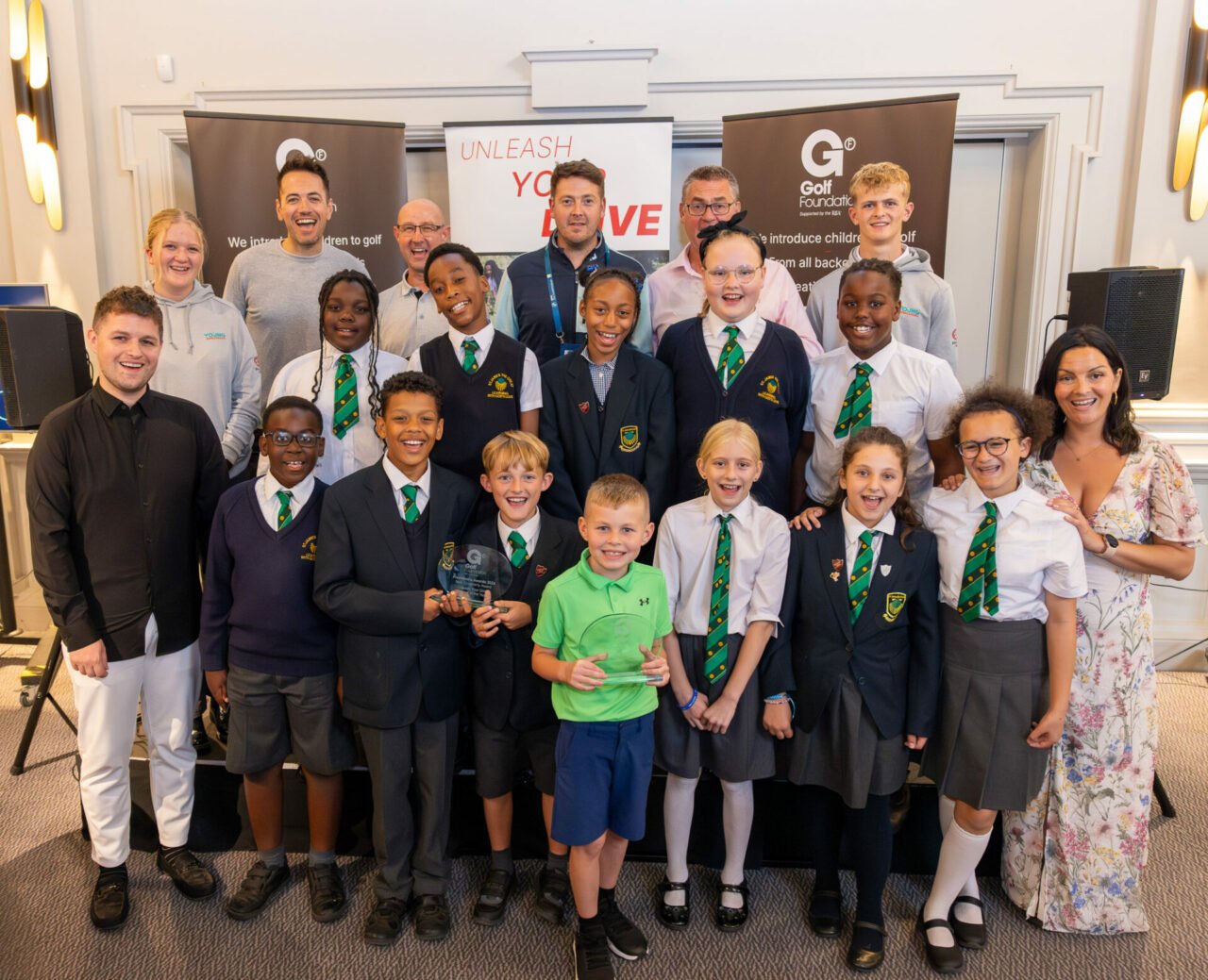 Presidents-Awards-Group-shot-1280x1039.jpg