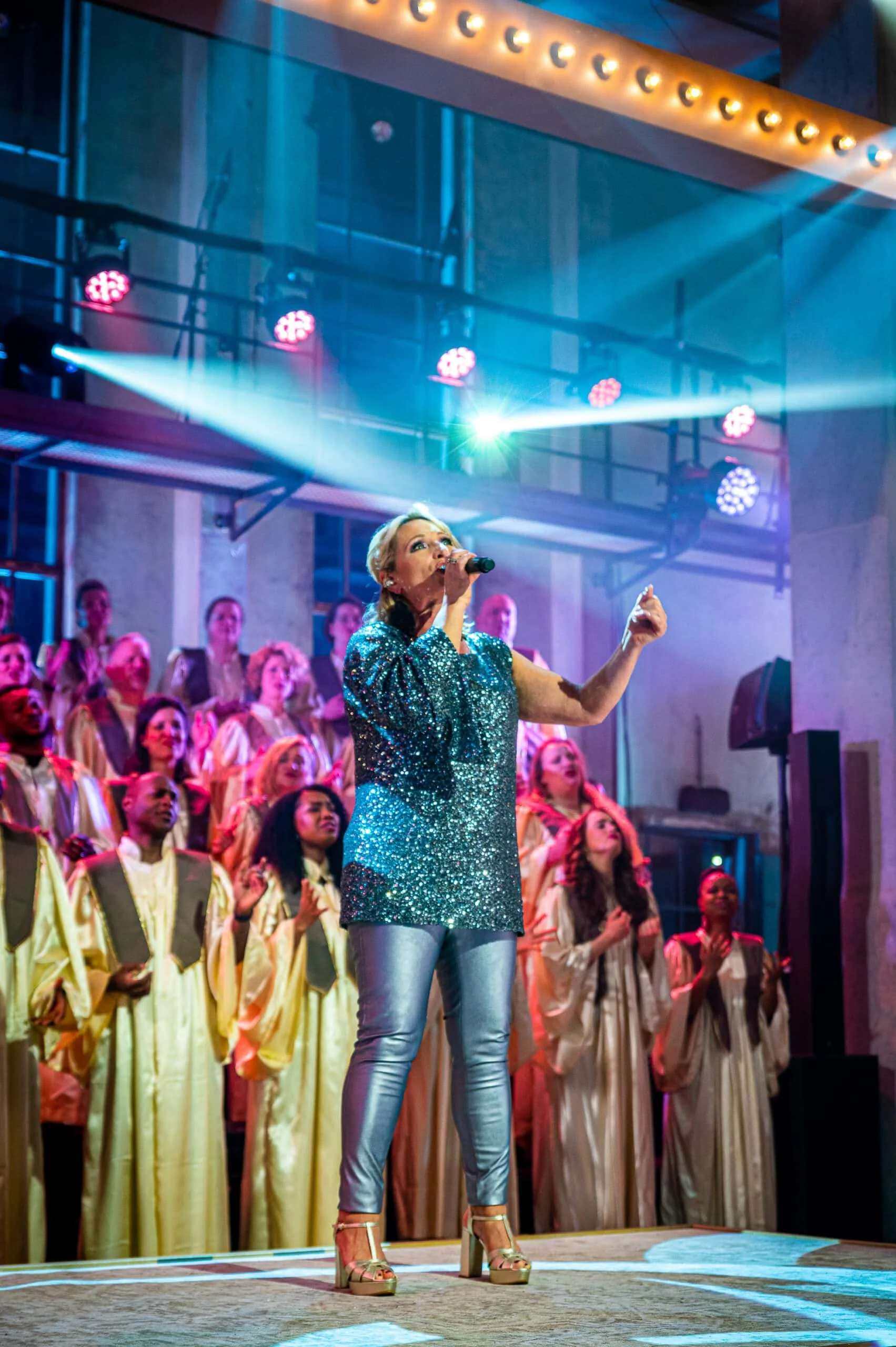 Amazing_Grace_TV_WJ6_0847_©willemjandebruin-�-fotografie_HR-scaled.jpg