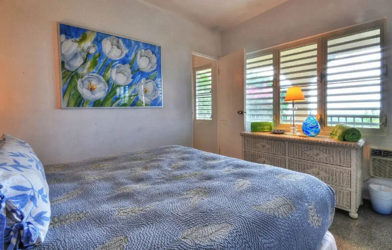 Bedroom facing the Caribbean with en suite bath