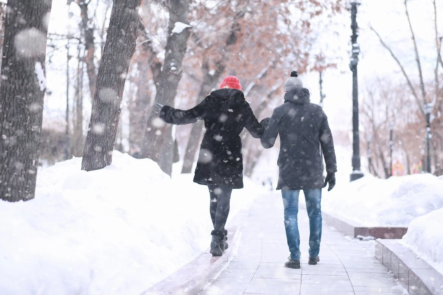 7 Winter Date Ideas in Michigan for Cozy Connection