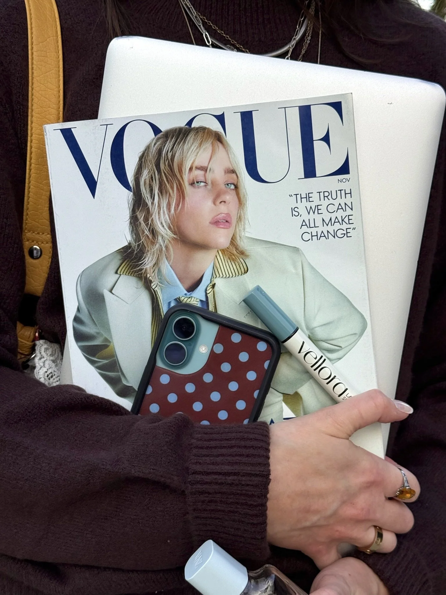 How Copy Shrinks and Empowers Women