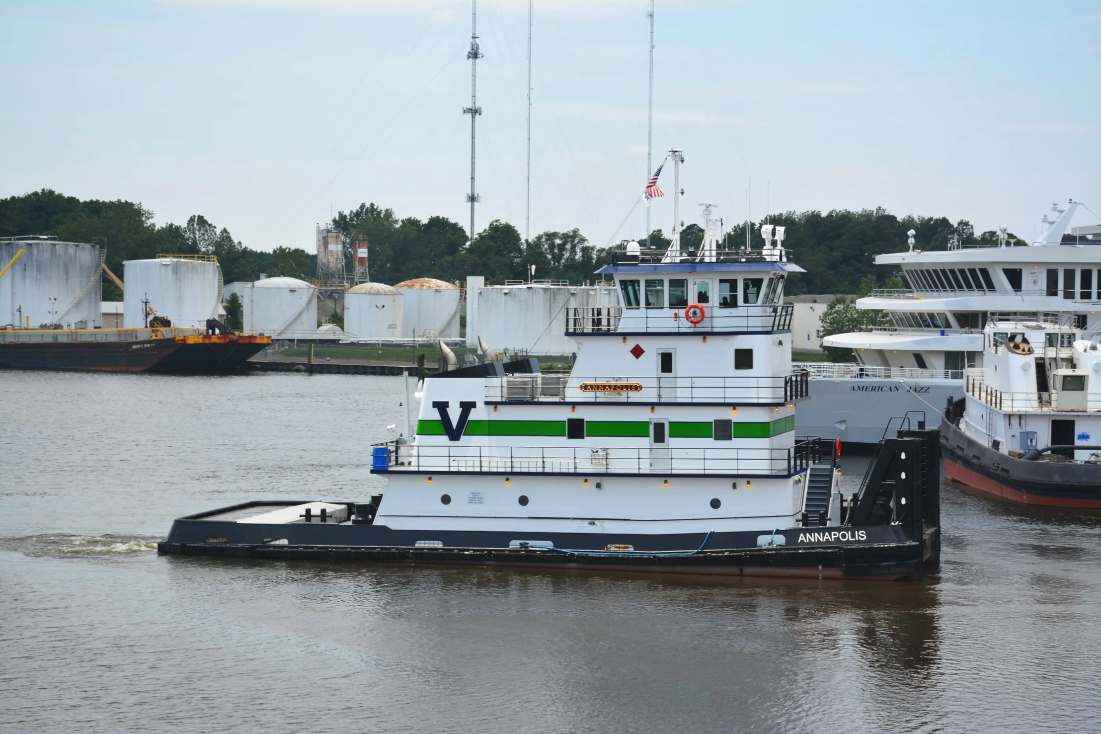 Tug ANNAPOLIS