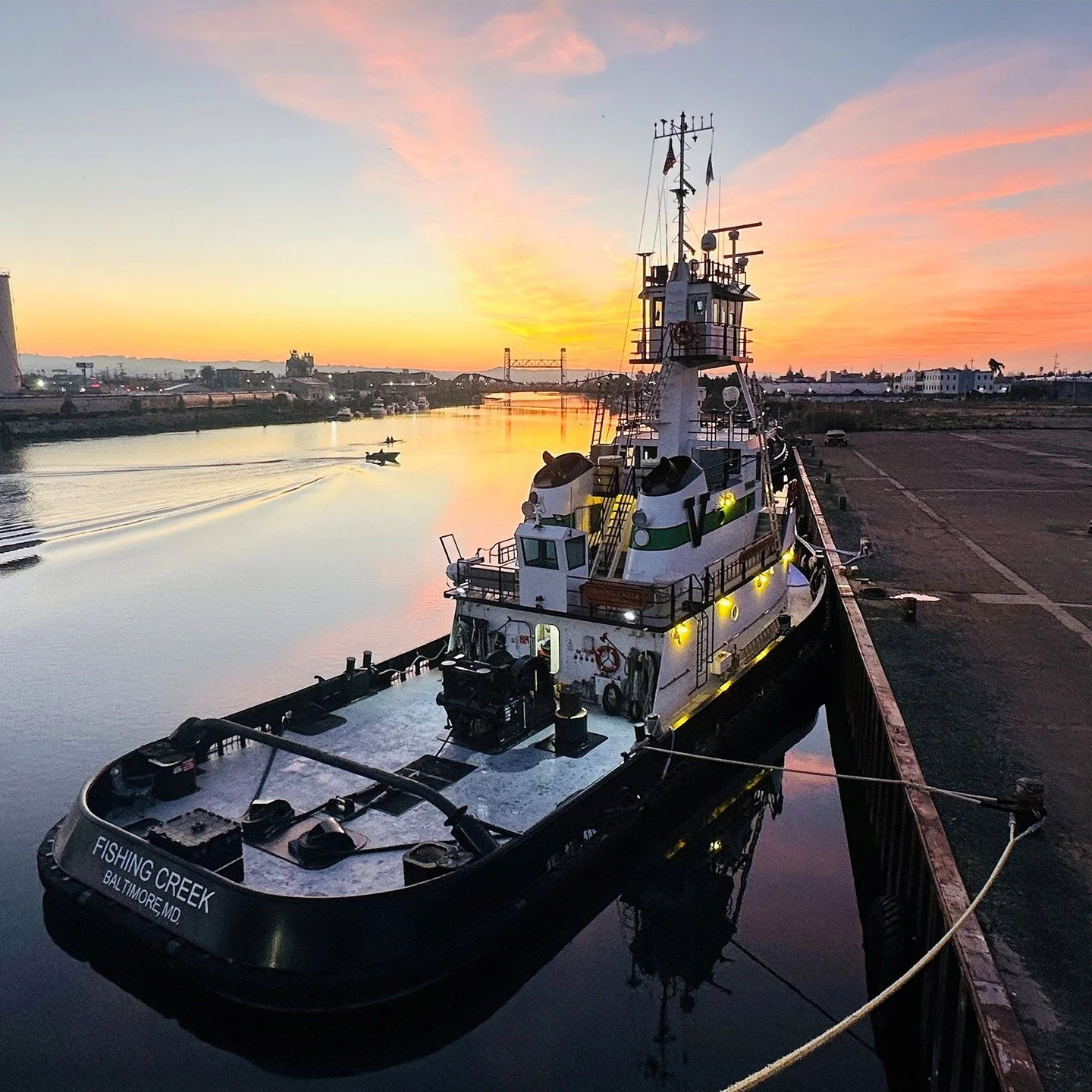 Vane Brothers' 3,000-hp tug FISHING CREEK at the dock in Alameda, CA. [Photo by Sam Lawton] #TheVaneBrothersCompany #Tugboat #FishingCreek
