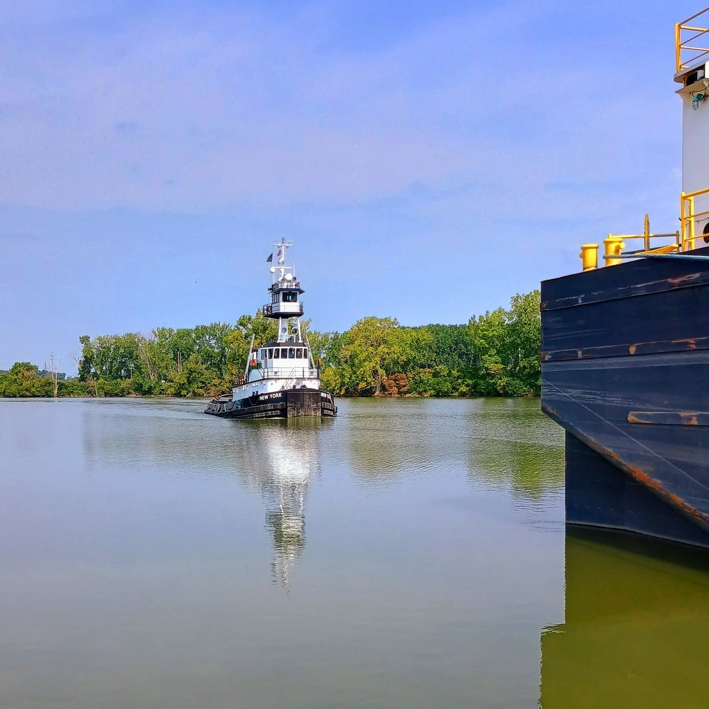 The 4,200-hp tug NEW YORK, delivered in 2019 by St. Johns Ship Building in Palatka, Florida, made history one year later by being the first Vane Brothers tugboat assigned to operate in the Great Lakes region. She is paired with the 50,000-barrel asph