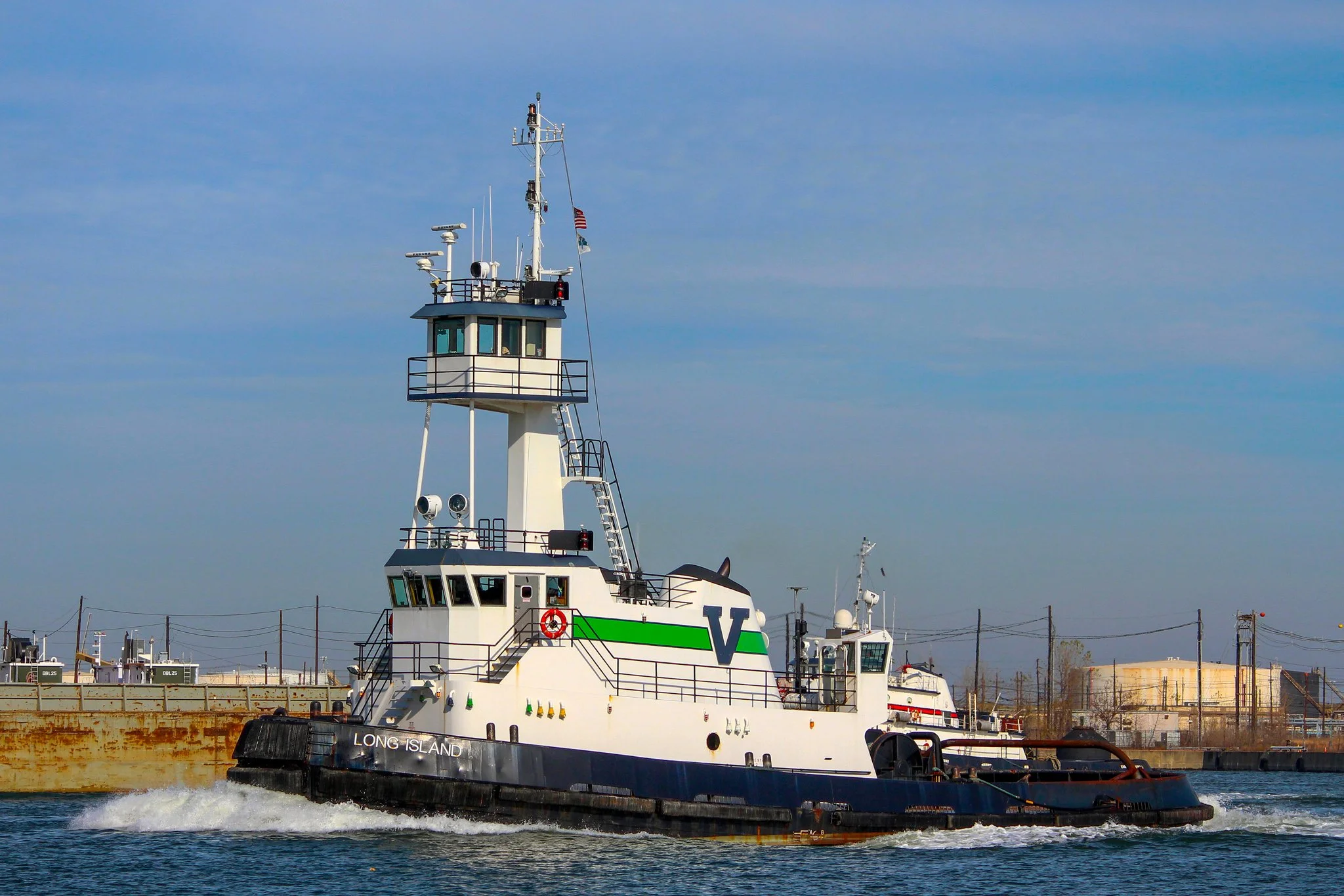 Tug LONG ISLAND