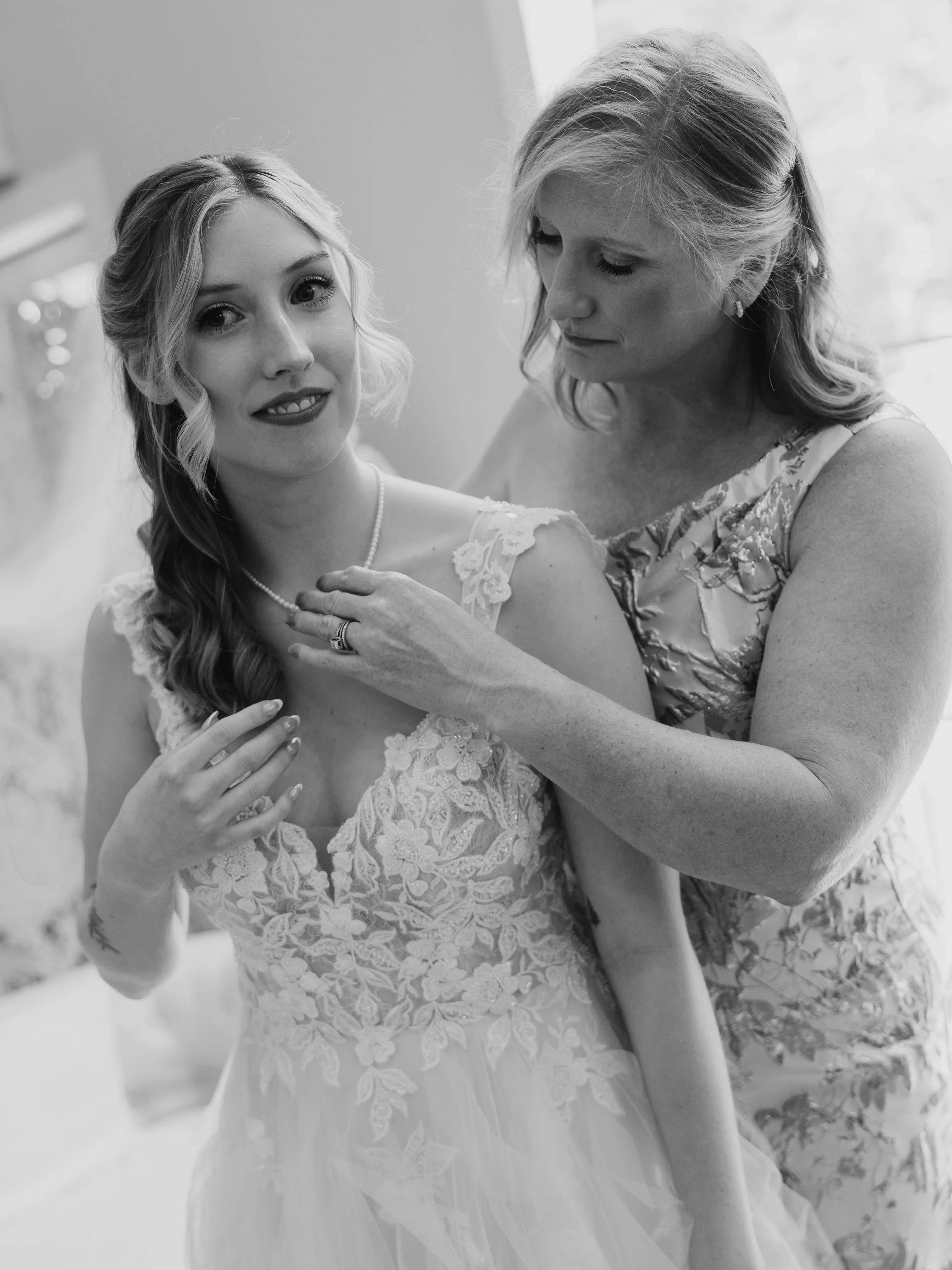 We had the privilege of documenting my friend @infinite_splendor_photography&rsquo;s daughter&rsquo;s wedding at the beautiful Carolina Grove. It was an honor for us! I&rsquo;m so thrilled to get this gallery together.

VENDOR TEAM

Planning + Design