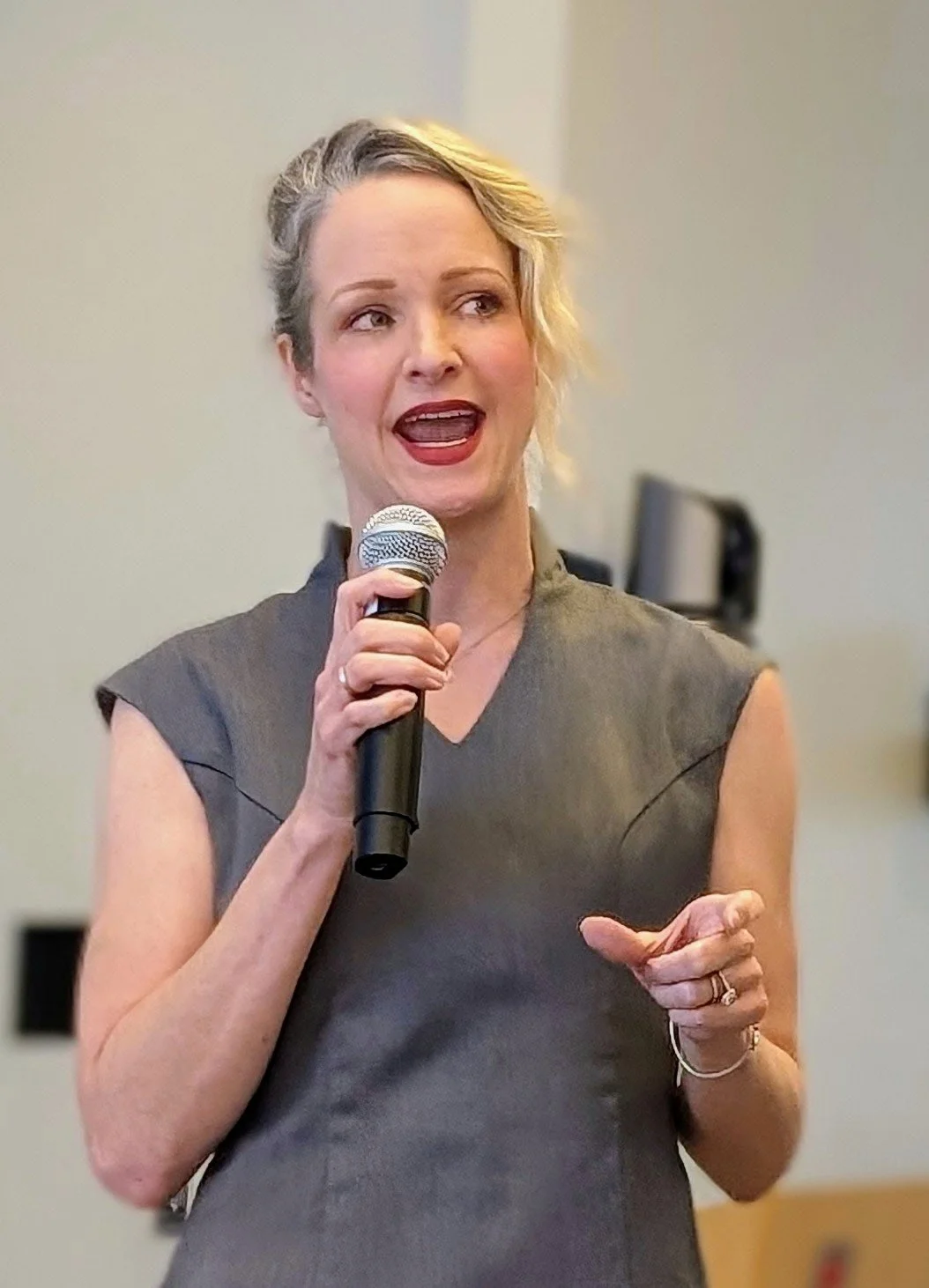 Vanessa speaking at Dolphin Tank