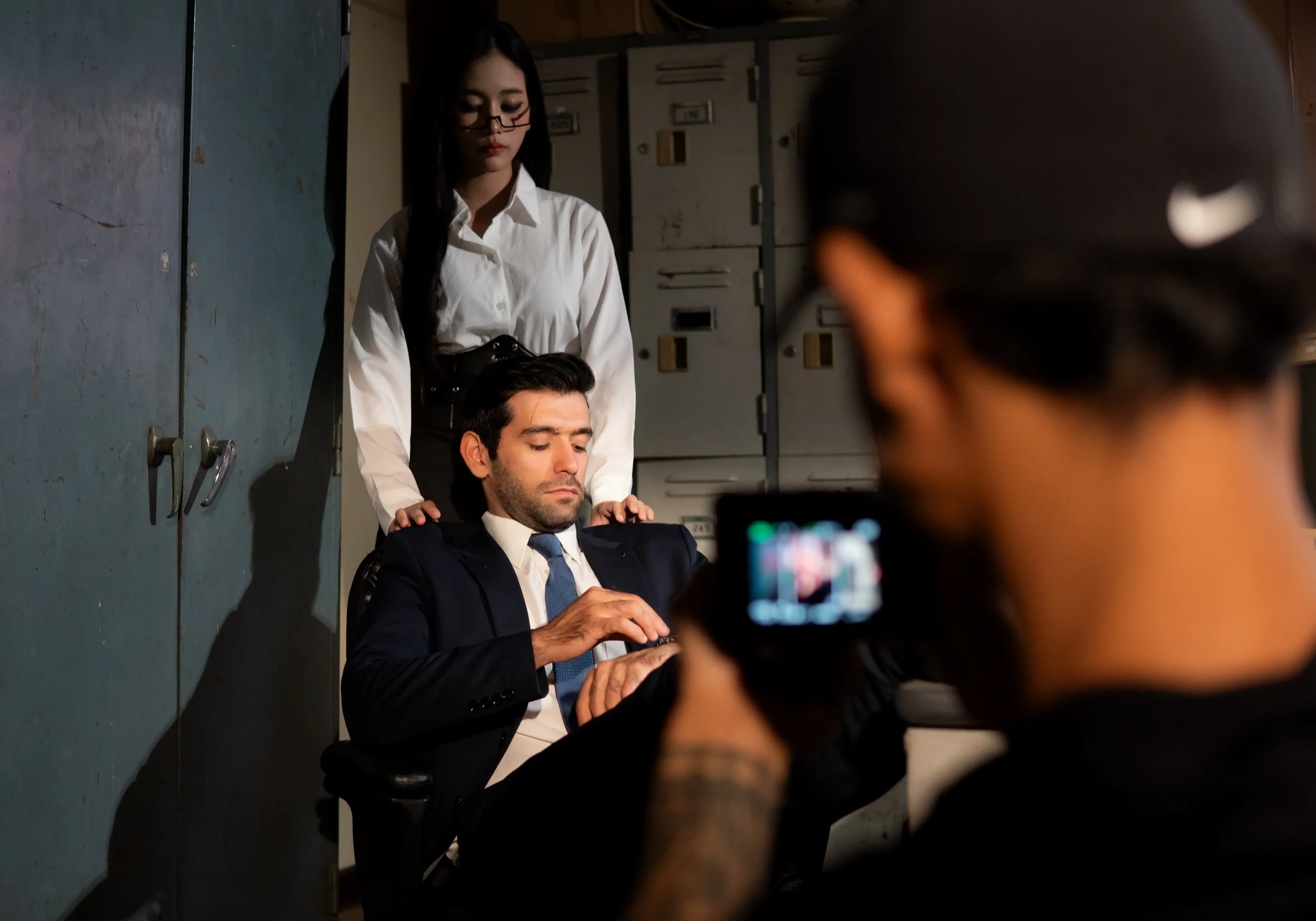 Eduardo Behind the Scenes

A behind-the-scenes look into the making of Eduardo MV.
These moments capture the creative process on set, from quiet preparation to focused collaboration, revealing the details, atmosphere, and teamwork that shaped the off