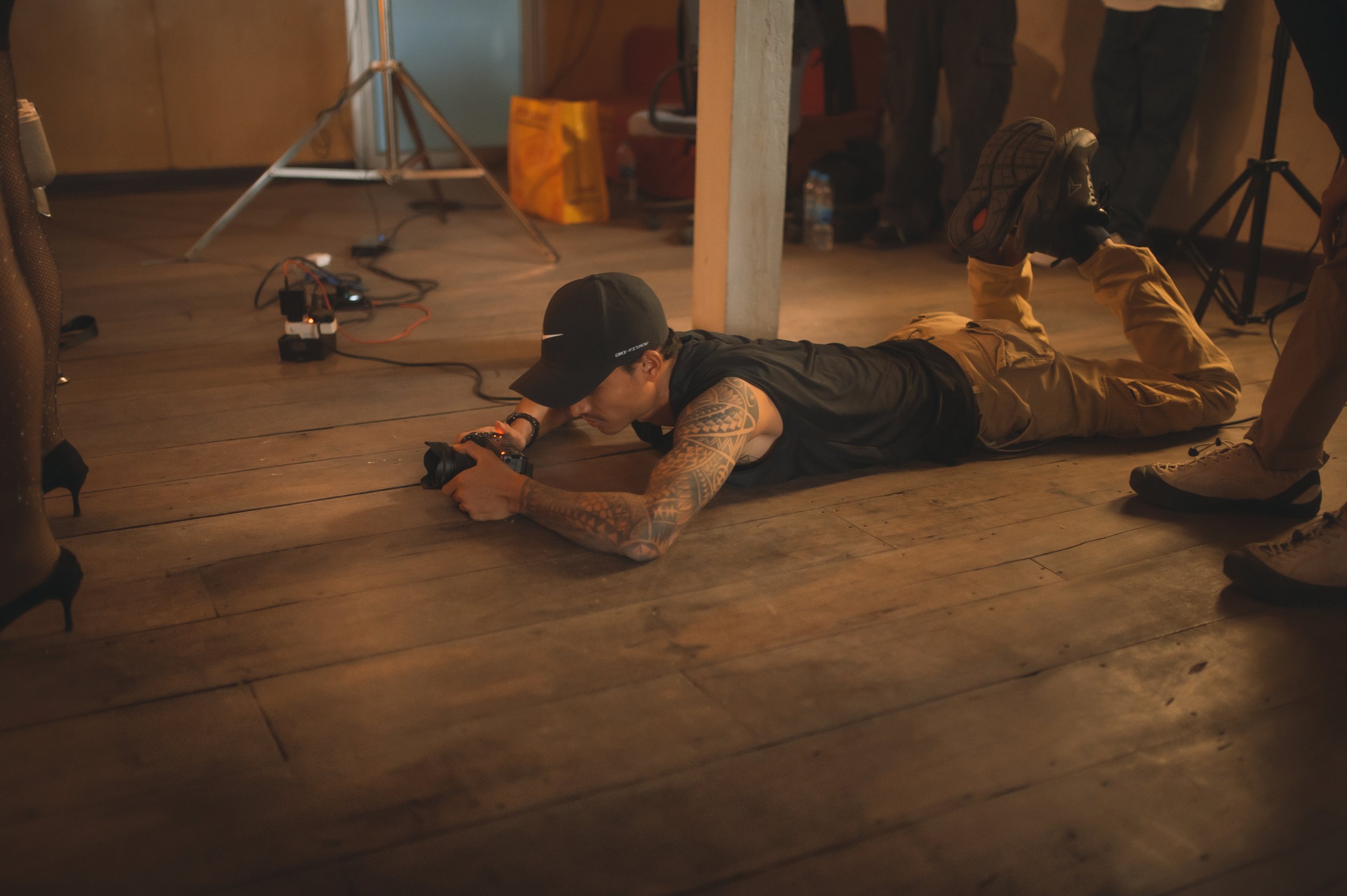 Eduardo Behind the Scenes 

A behind-the-scenes look into the making of Eduardo MV.
These moments capture the creative process on set, from quiet preparation to focused collaboration, revealing the details, atmosphere, and teamwork that shaped the of