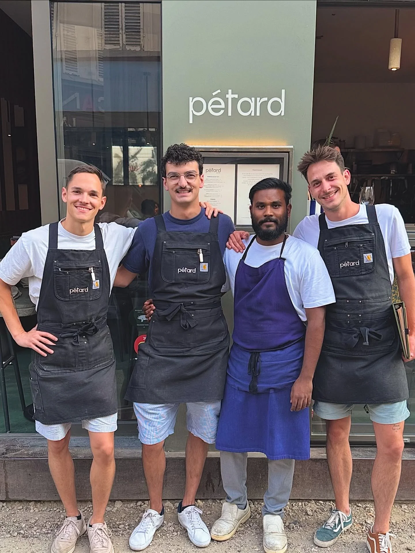 P&eacute;tard Bonsoir,

C&rsquo;est dimanche et nous avons deux grandes annonces &agrave; vous faire. 

La premi&egrave;re, est qu&rsquo;il est venu le temps pour nous de prendre un peu de repos avant de vous retrouver en pleine forme le mardi 26 ao&