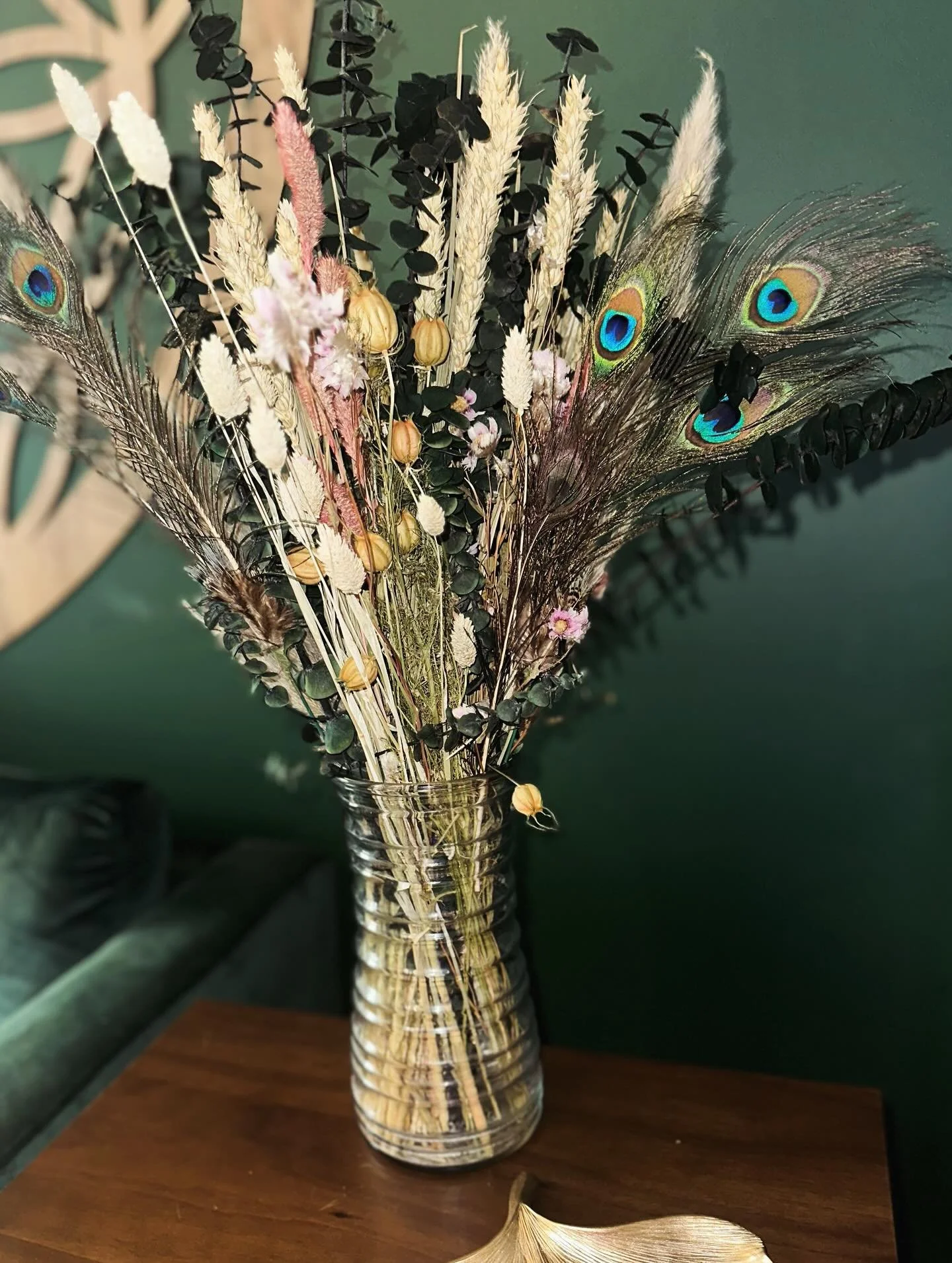 We modality share and it&rsquo;s the best thing ever! 

Here @psychicsuccesscoach is about to experience a full session.💚✨

Calming green light + Harmonic Egg sound = deep relaxation, emotional balance, and a more focused, meditative session. 🌿✨ #w