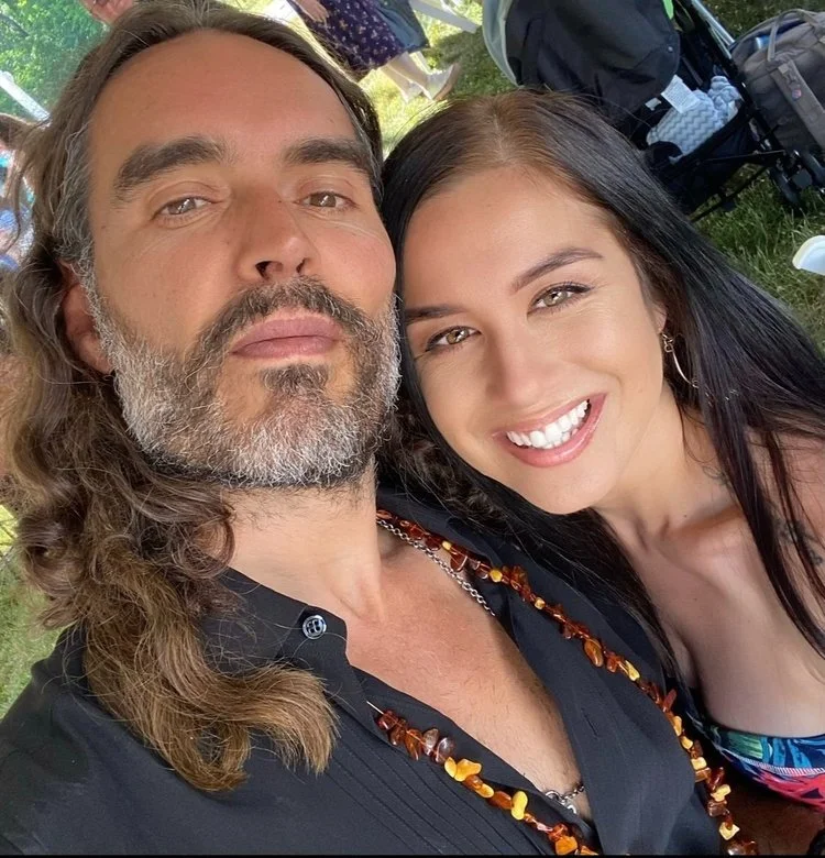 russell+brand+and+brittany+mondido+thought+leaders+healing+the+world+consciousness.jpg