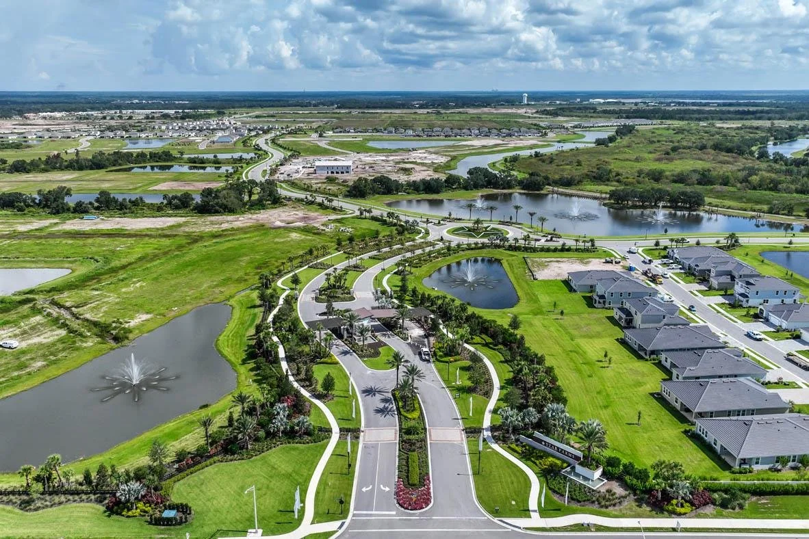 Star Farms at Lakewood Ranch-Chosen Pool and spa.jpeg