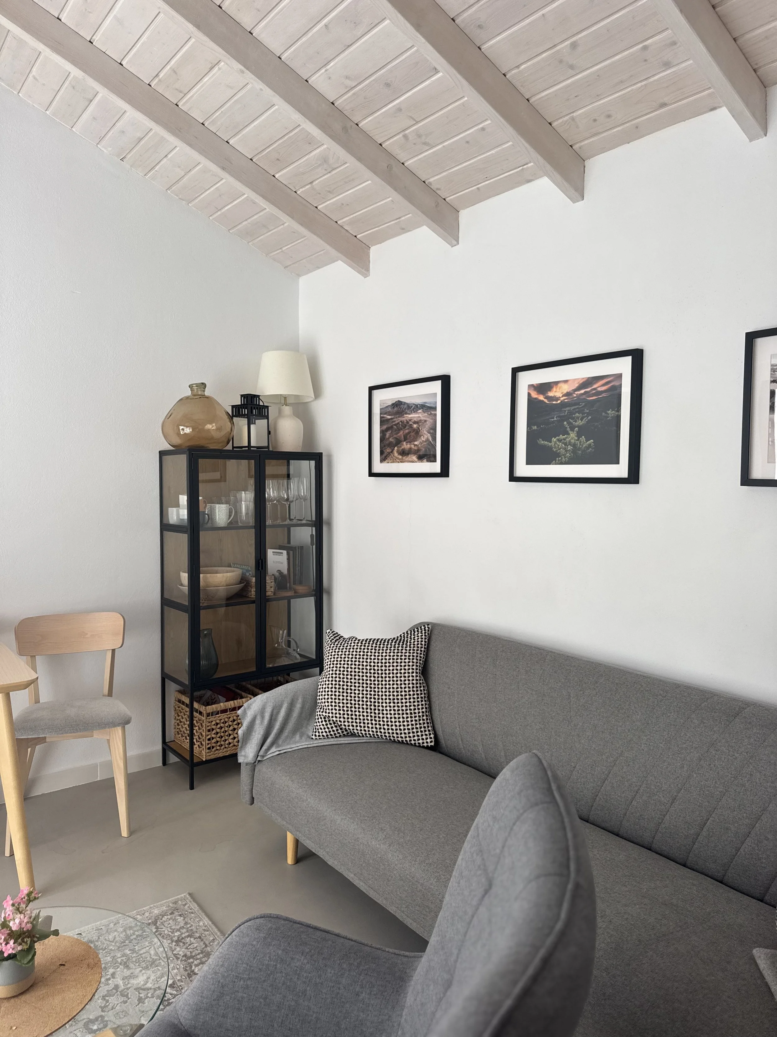holiday private rent with private pool, private terraces, very high reviews high client satisfaction, cozy intimate, delightful holidays in Lanzarote, satifsying stay in canary islands, beautiful design, attention to details and client service