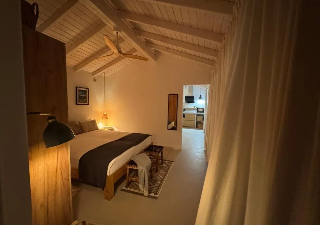 
fantastiche vacanze a Lanzarote in alloggio privato con piscina e splendido giardino di cactus, spazio privato, intimo e accogliente, terrazze private, individuale e ricco di design e stile