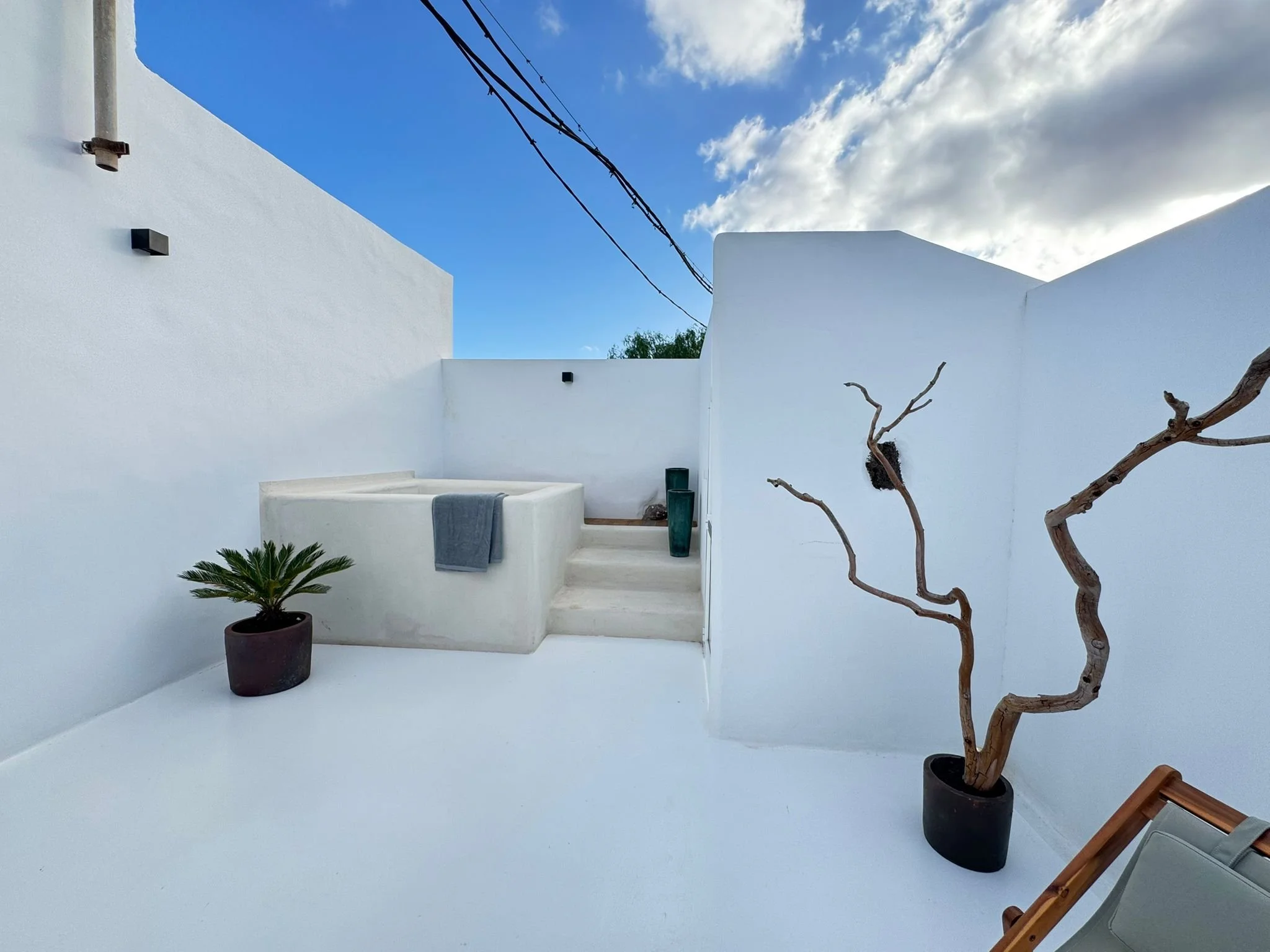 Boutique accommodation in northern Lanzarote featuring a private terrace, exclusive outdoor jacuzzi, natural design and a peaceful slow living atmosphere away from the crowds.