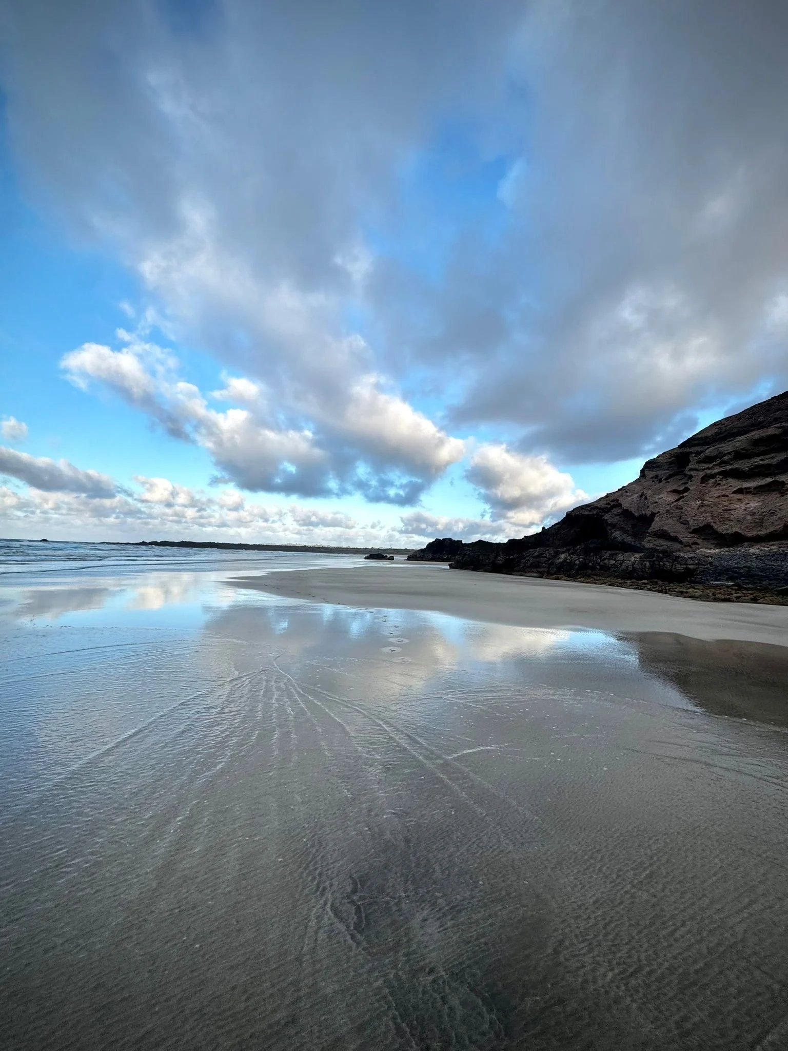 playa de atras in orzola-lanzarote-no crowds.jpg