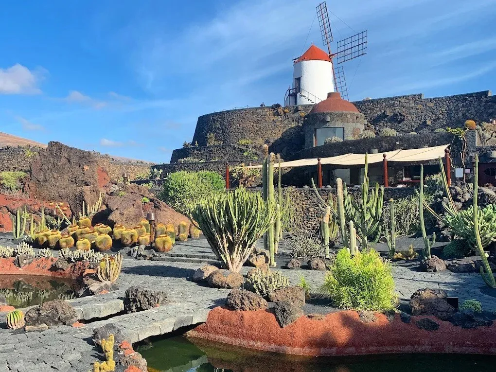 Jardin de Cactus Guatza Lanzarote.jpg