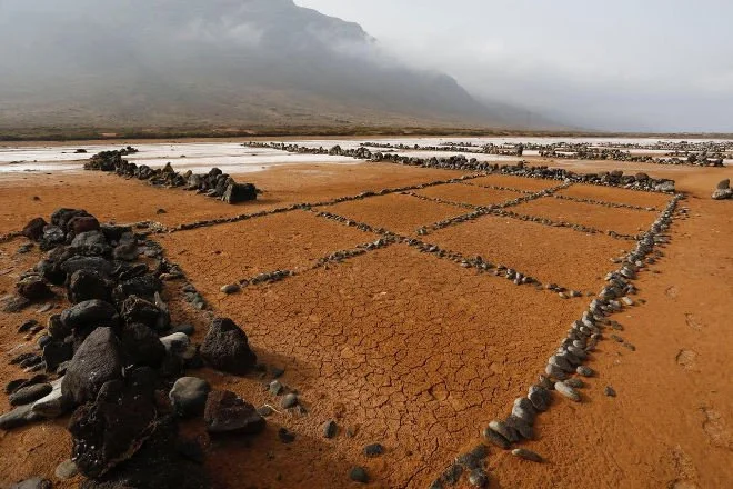 Stone walls and abandoned salt pans at Salinas del Río