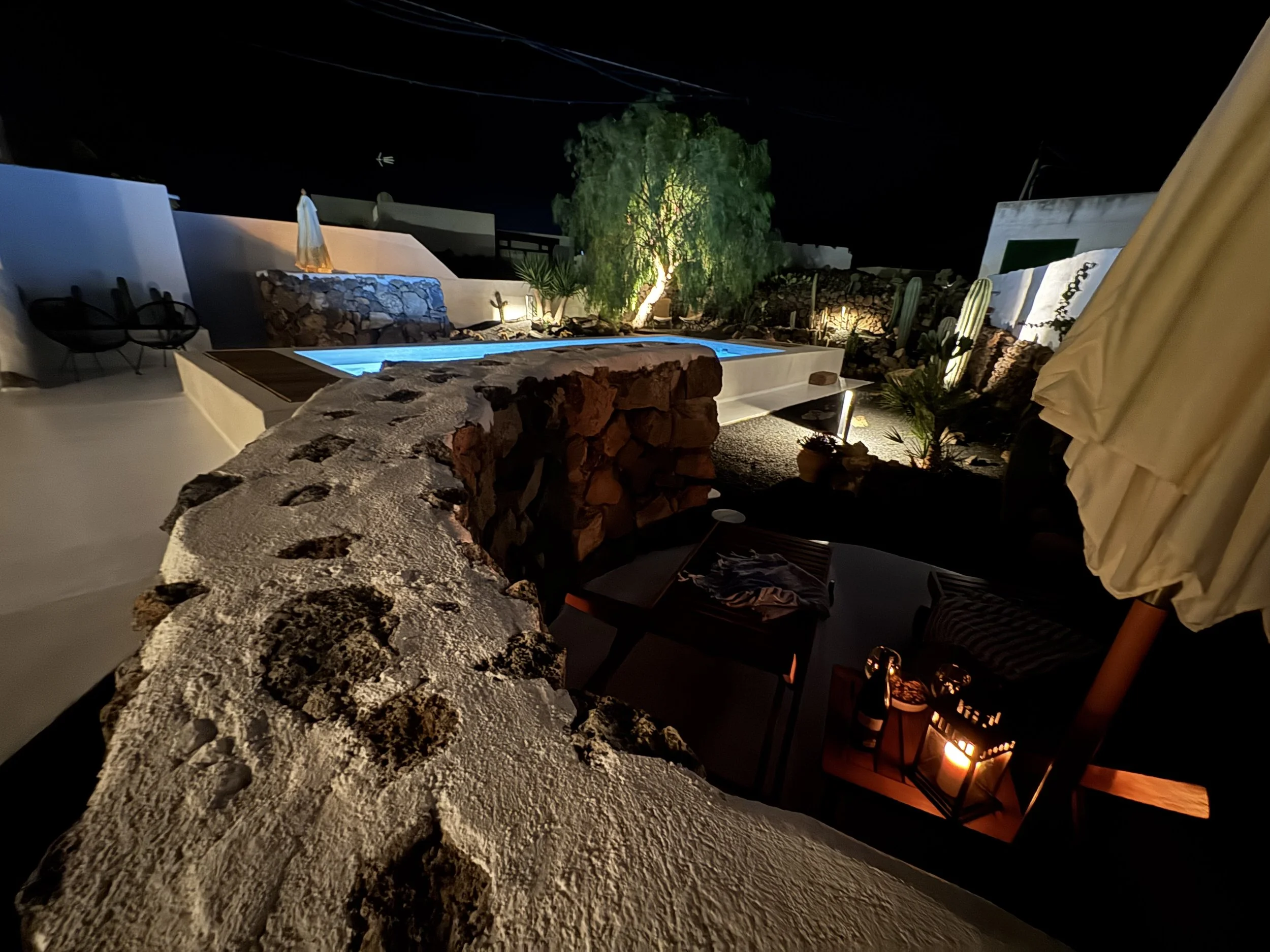 holiday private rent with private pool, private terraces, very high reviews high client satisfaction, cozy intimate, delightful holidays in Lanzarote, satifsying stay in canary islands, beautiful design, attention to details and client service