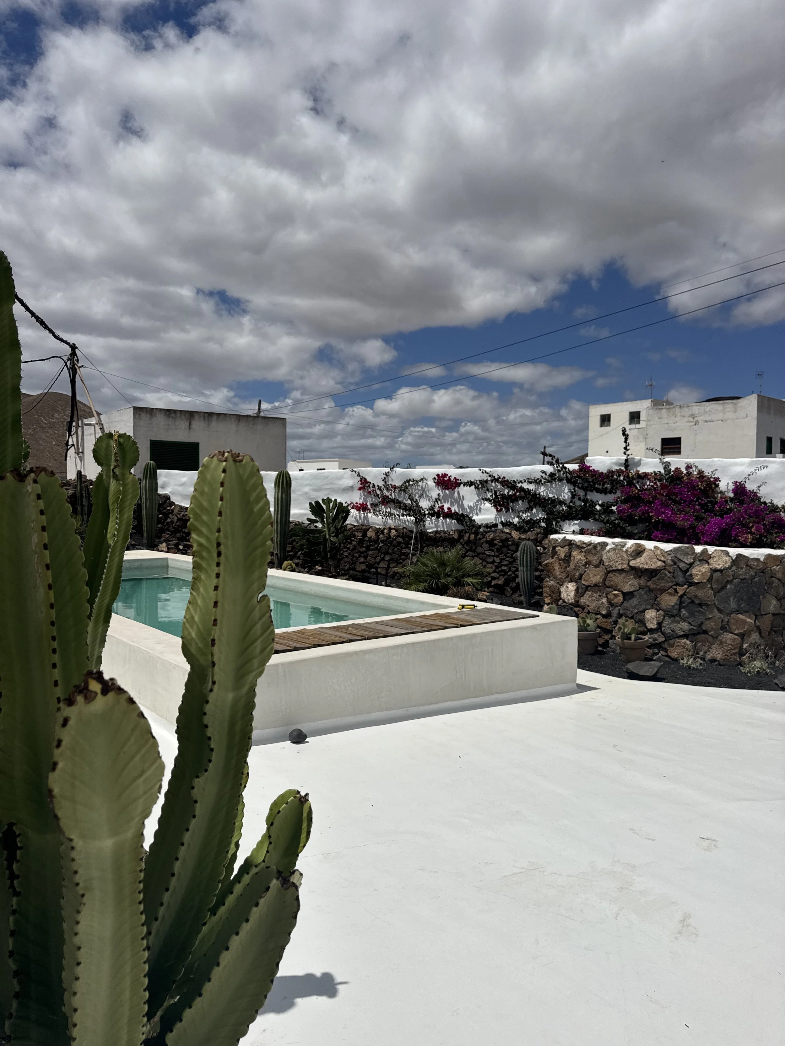 holiday private rent with private pool, private terraces, very high reviews high client satisfaction, cozy intimate, delightful holidays in Lanzarote, satifsying stay in canary islands, beautiful design, attention to details and client service