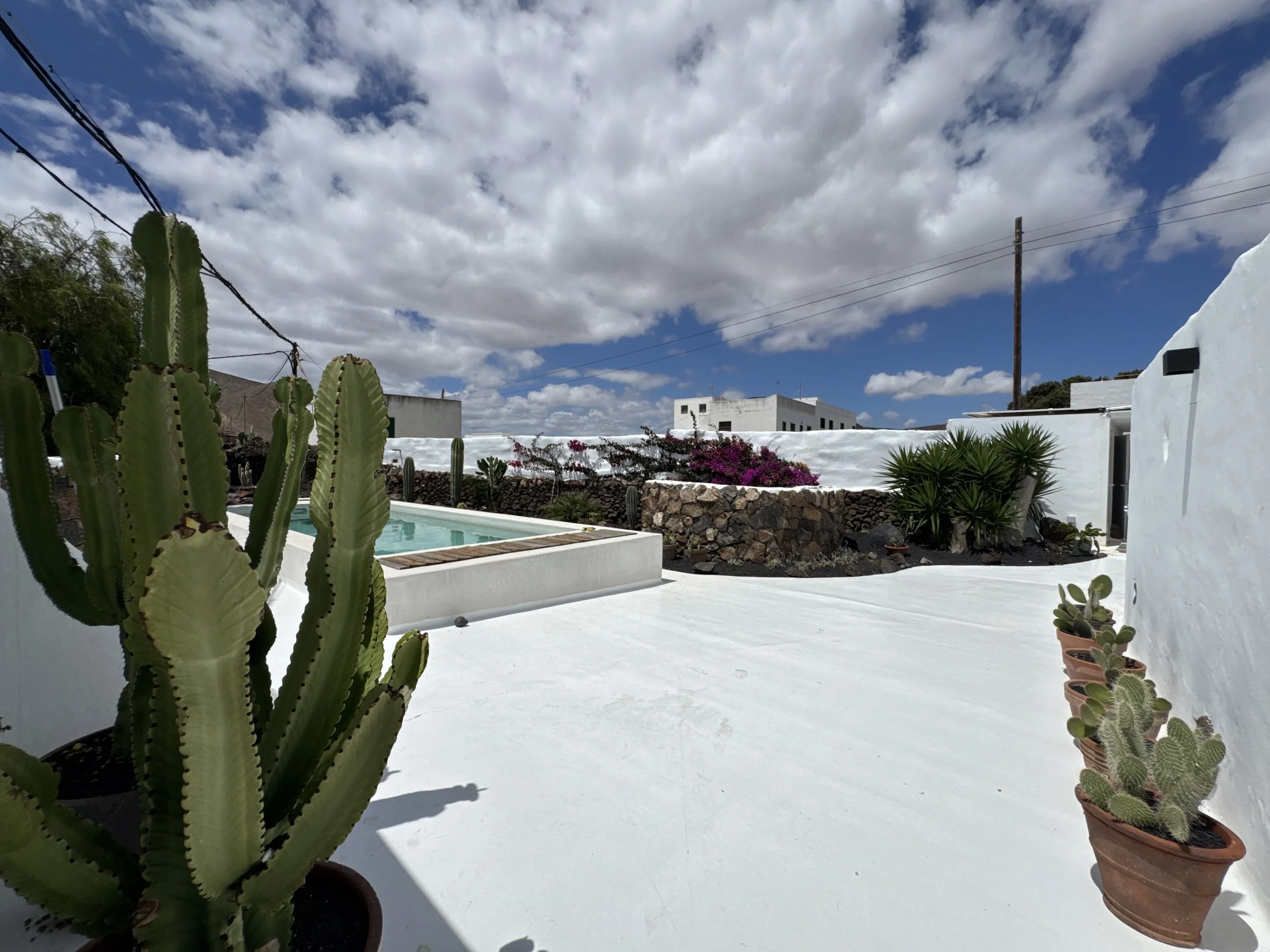 holiday private rent with private pool, private terraces, very high reviews high client satisfaction, cozy intimate, delightful holidays in Lanzarote, satifsying stay in canary islands, beautiful design, attention to details and client service