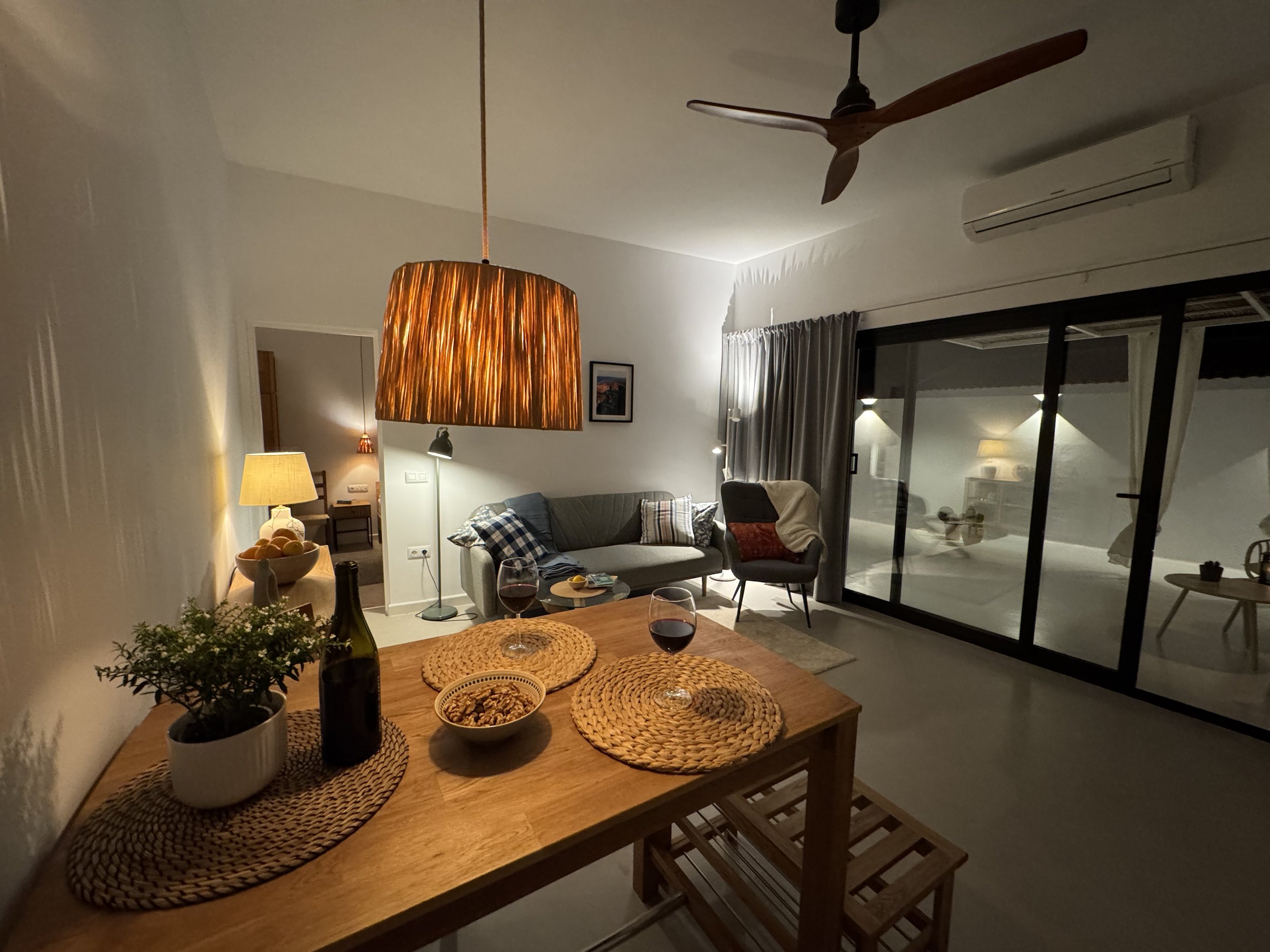 
fantastiche vacanze a Lanzarote in alloggio privato con piscina e splendido giardino di cactus, spazio privato, intimo e accogliente, terrazze private, individuale e ricco di design e stile