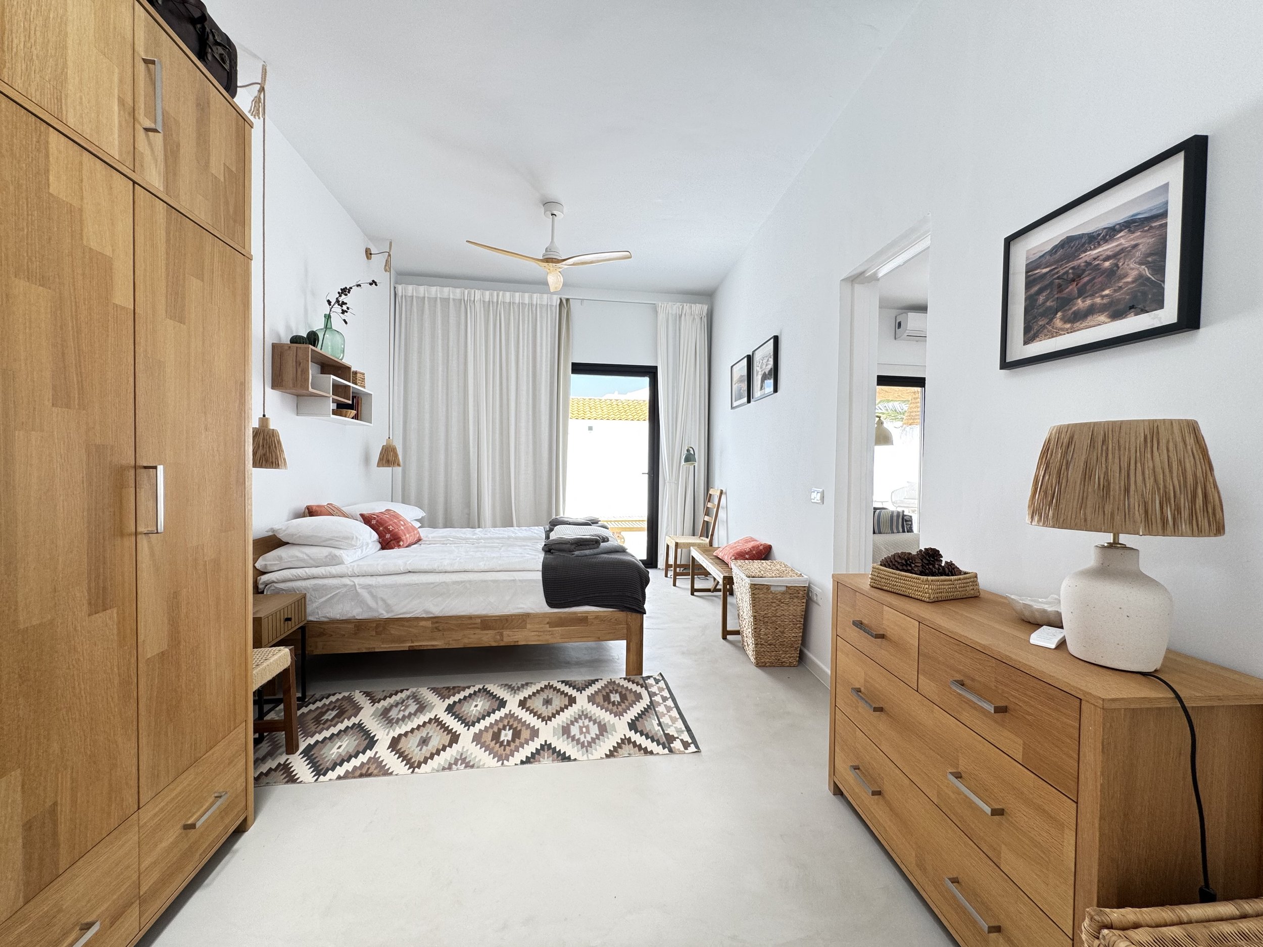 holiday private rent with private pool, private terraces, very high reviews high client satisfaction, cozy intimate, delightful holidays in Lanzarote, satifsying stay in canary islands, beautiful design, attention to details and client service