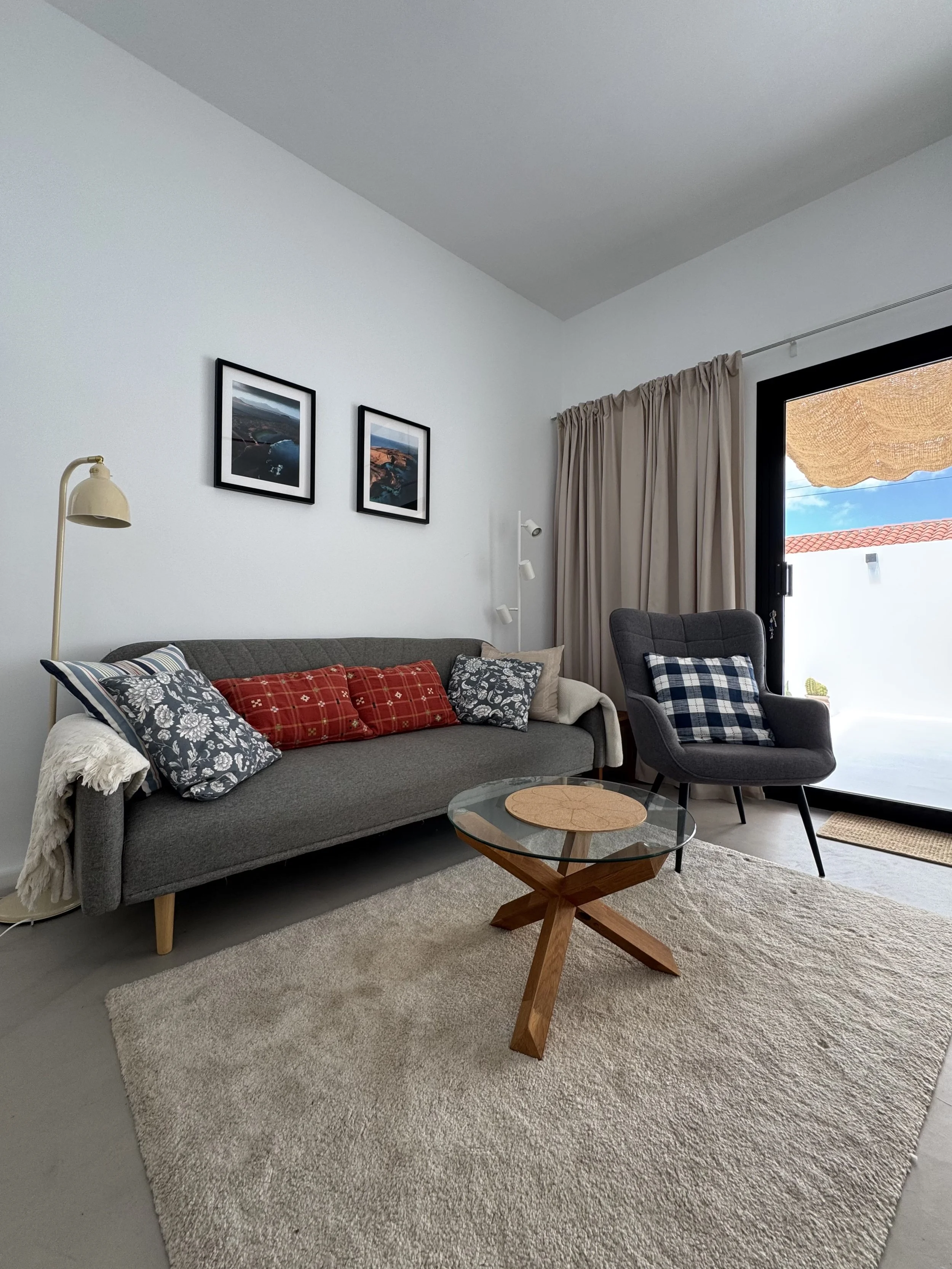 holiday private rent with private pool, private terraces, very high reviews high client satisfaction, cozy intimate, delightful holidays in Lanzarote, satifsying stay in canary islands, beautiful design, attention to details and client service