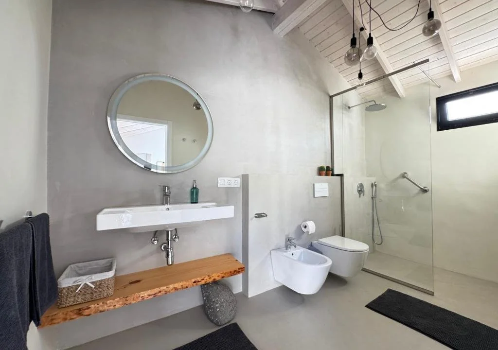 
fantastiche vacanze a Lanzarote in alloggio privato con piscina e splendido giardino di cactus, spazio privato, intimo e accogliente, terrazze private, individuale e ricco di design e stile