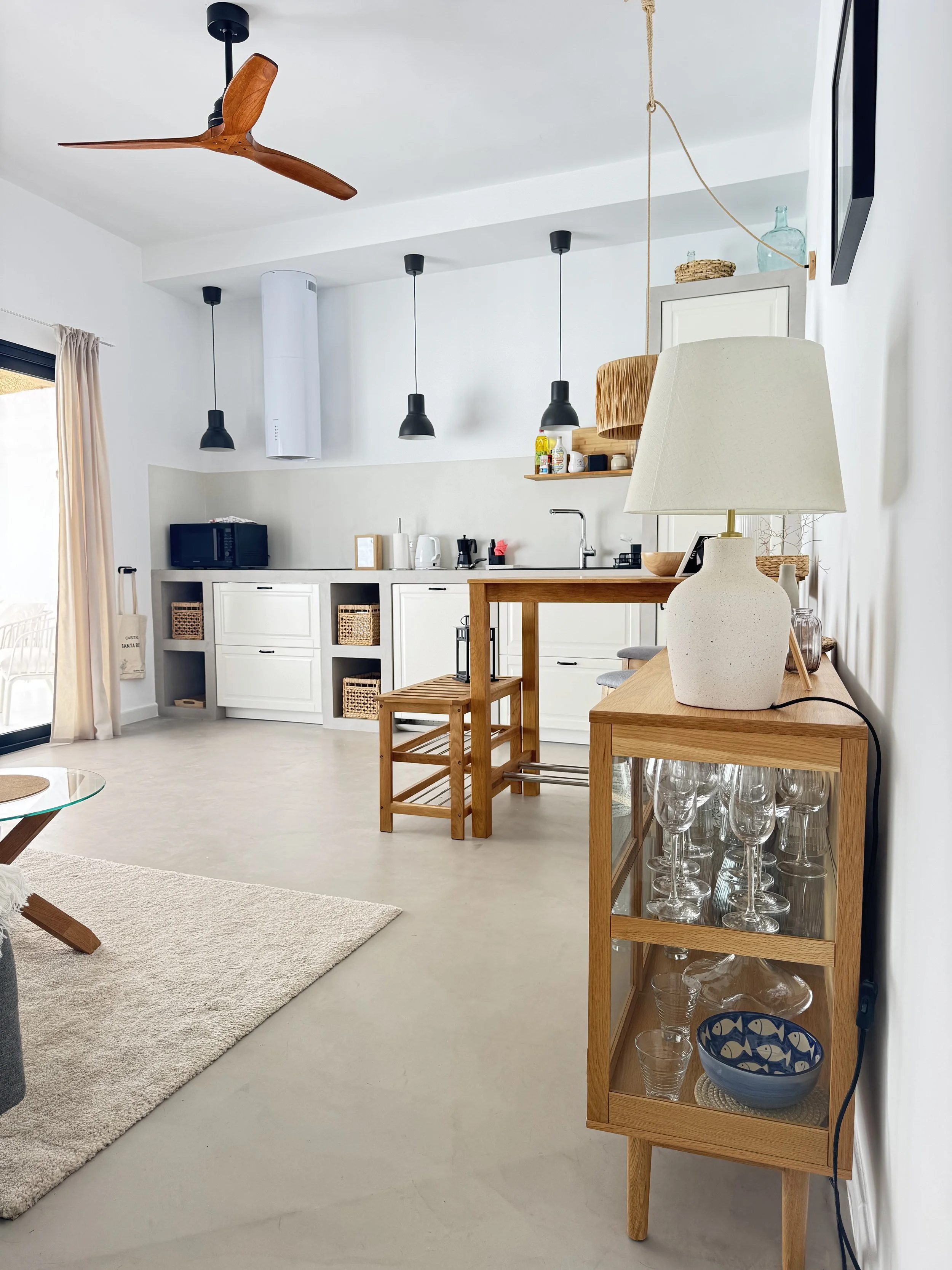 holiday private rent with private pool, private terraces, very high reviews high client satisfaction, cozy intimate, delightful holidays in Lanzarote, satifsying stay in canary islands, beautiful design, attention to details and client service