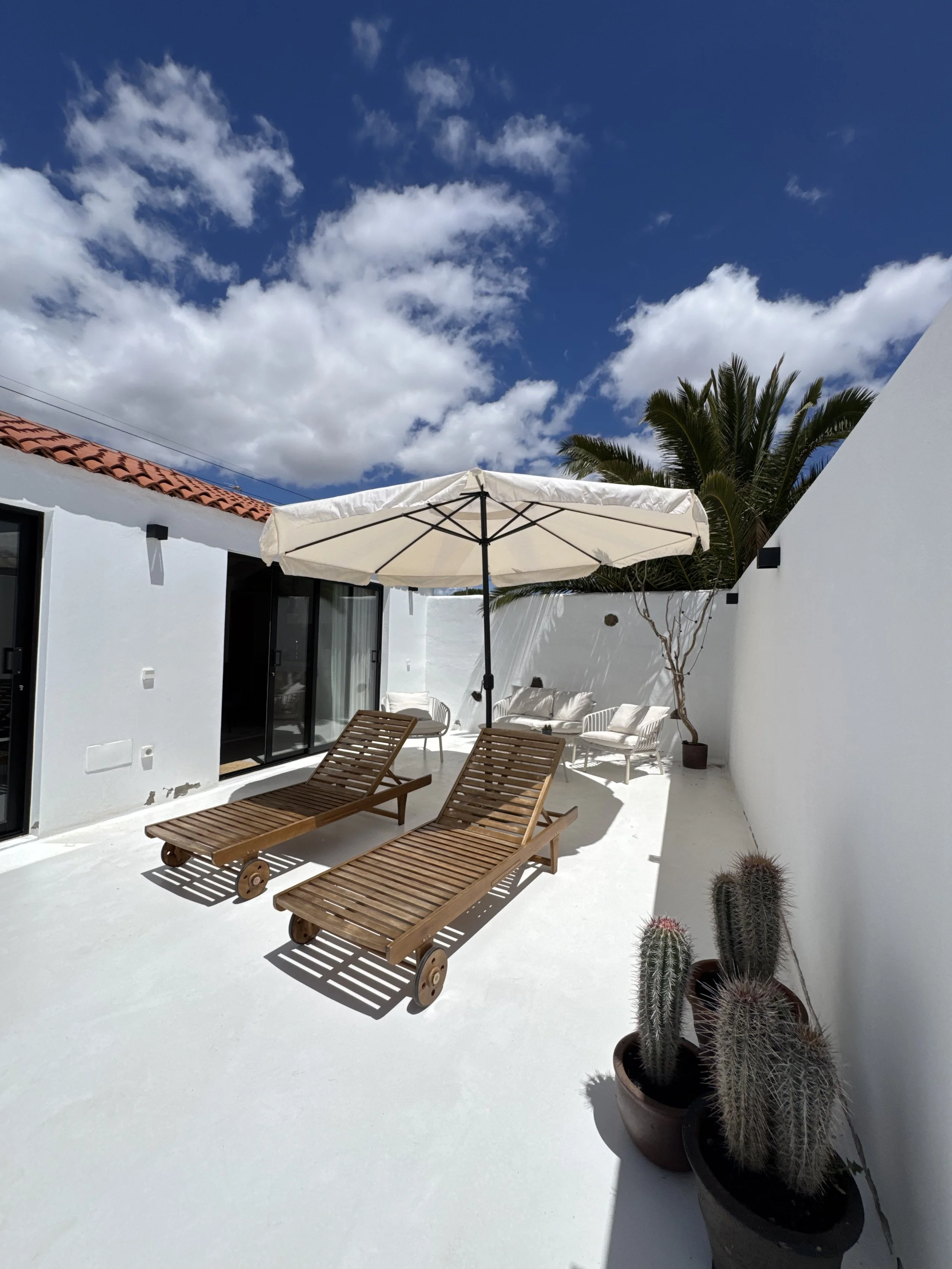 Minimalist sun patio at Casita Coco Lanzarote