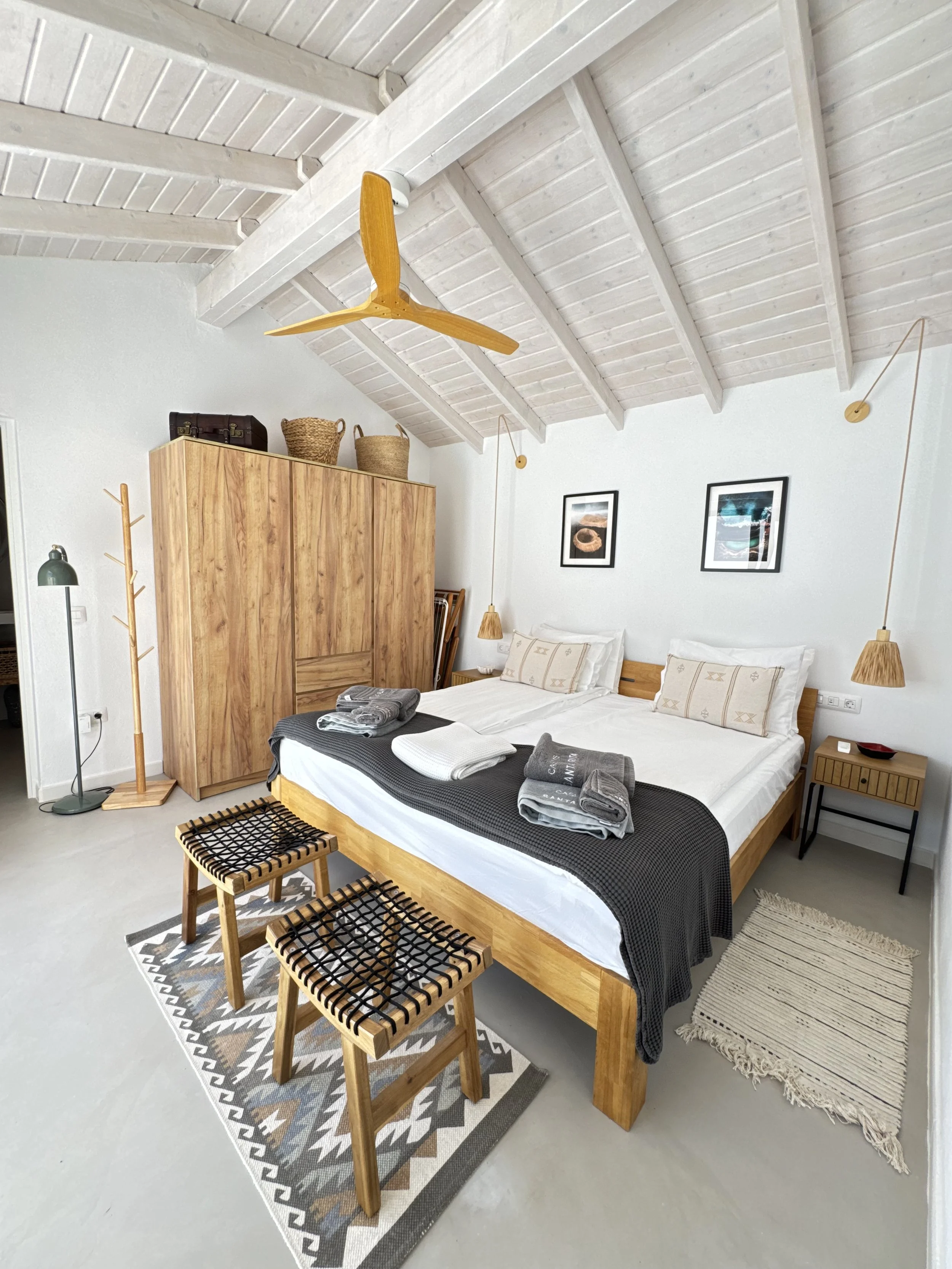 holiday private rent with private pool, private terraces, very high reviews high client satisfaction, cozy intimate, delightful holidays in Lanzarote, satifsying stay in canary islands, beautiful design, attention to details and client service