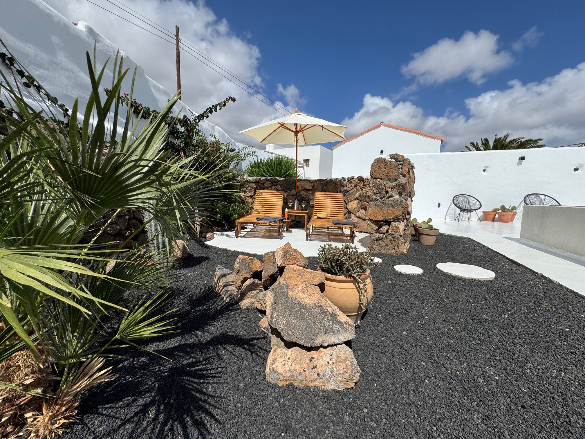 zoco, the place to relax at pool