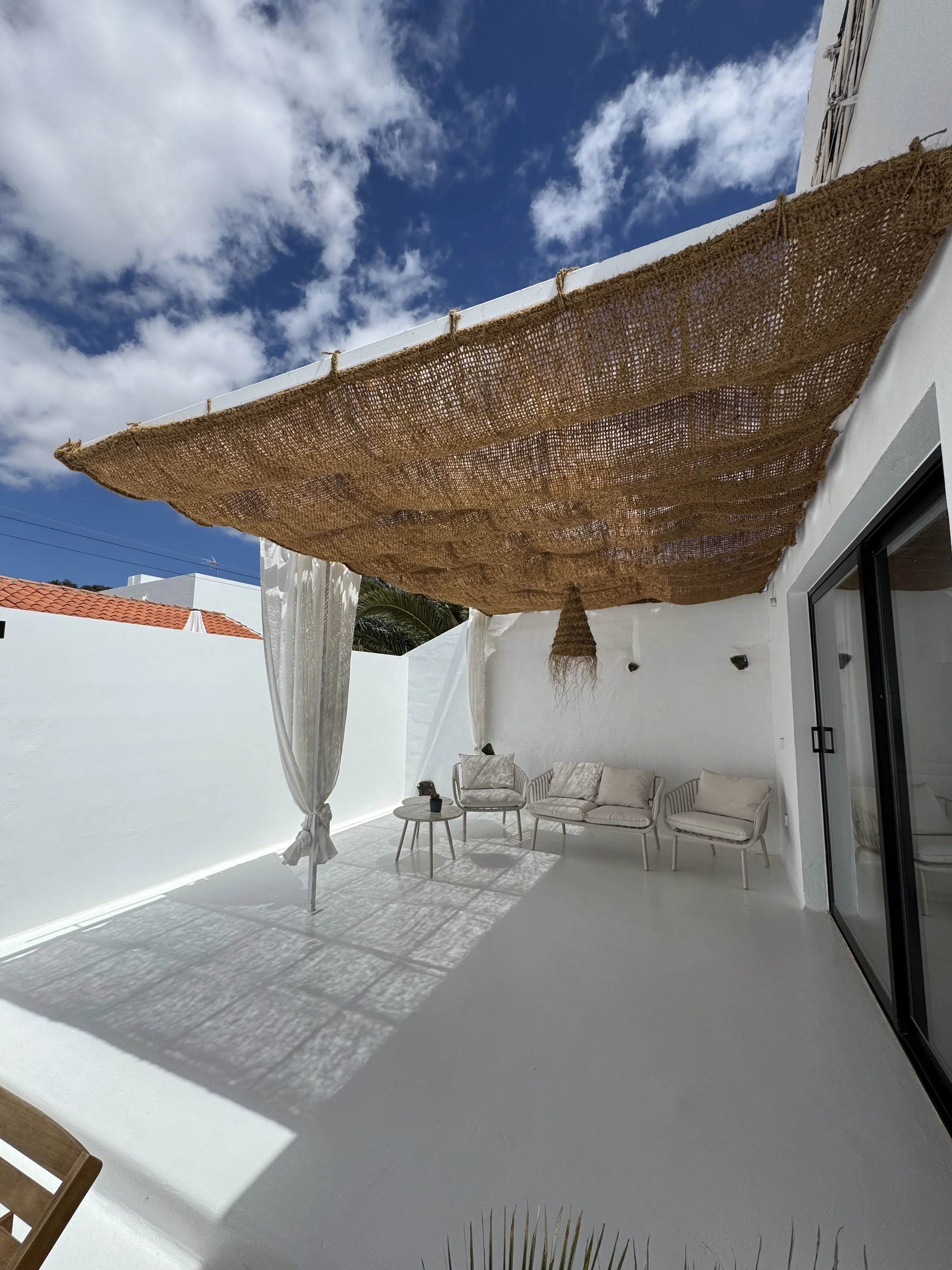 holiday private rent with private pool, private terraces, very high reviews high client satisfaction, cozy intimate, delightful holidays in Lanzarote, satifsying stay in canary islands, beautiful design, attention to details and client service