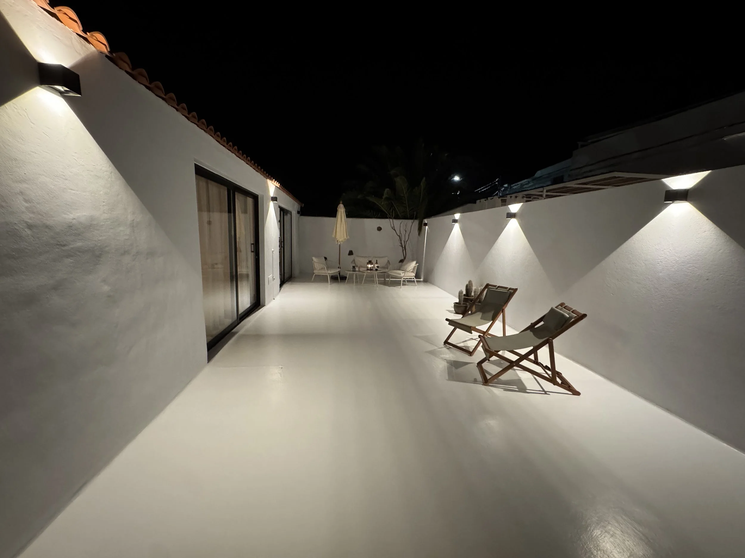 holiday private rent with private pool, private terraces, very high reviews high client satisfaction, cozy intimate, delightful holidays in Lanzarote, satifsying stay in canary islands, beautiful design, attention to details and client service