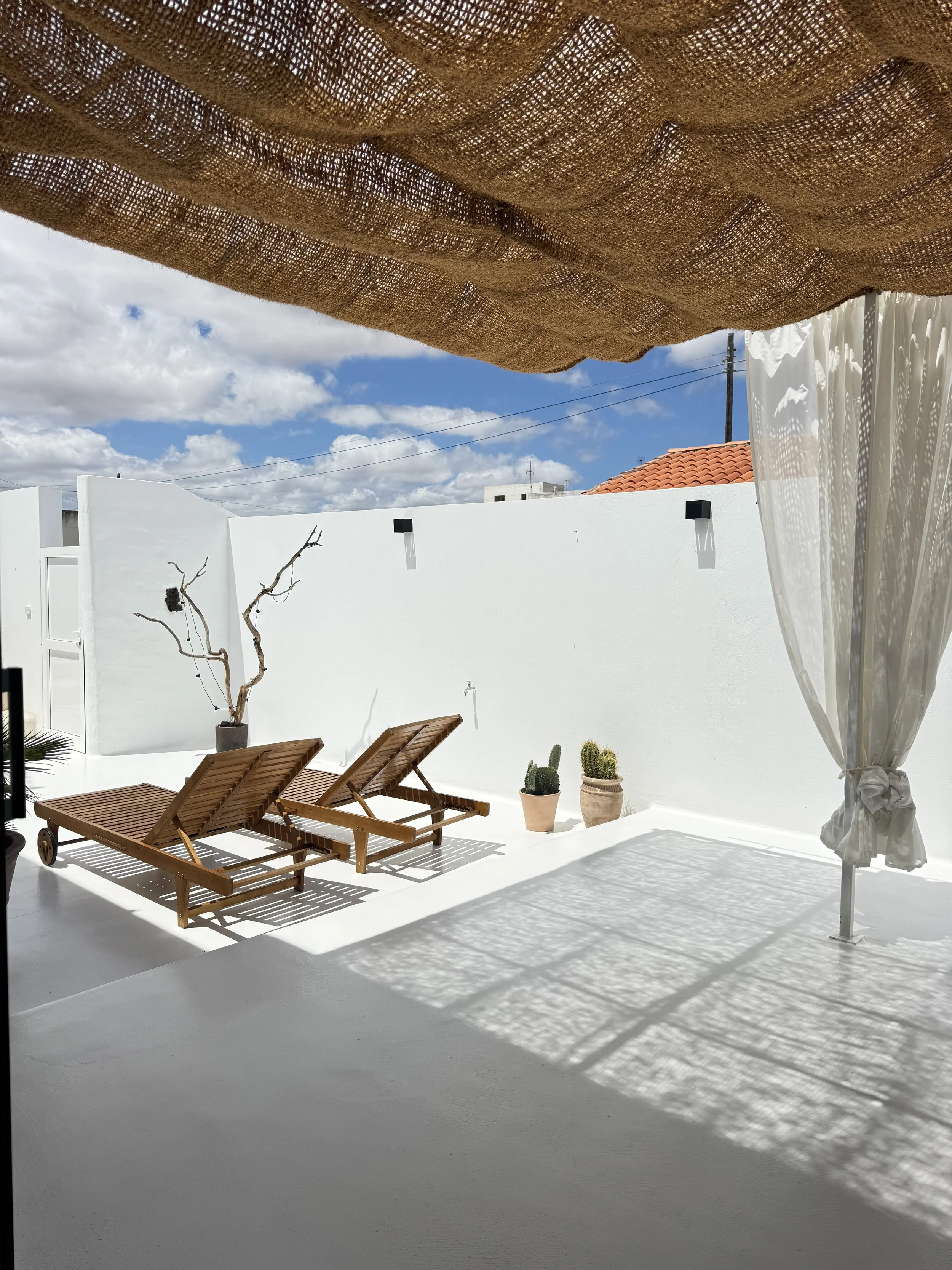 holiday private rent with private pool, private terraces, very high reviews high client satisfaction, cozy intimate, delightful holidays in Lanzarote, satifsying stay in canary islands, beautiful design, attention to details and client service