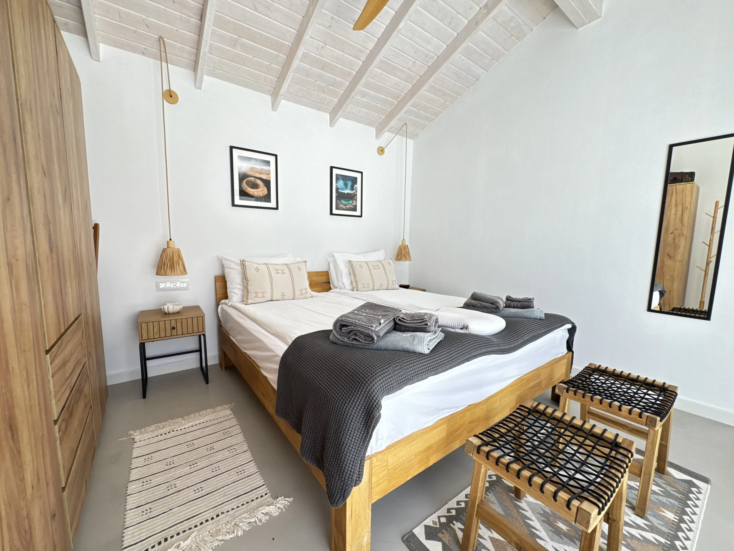 holiday private rent with private pool, private terraces, very high reviews high client satisfaction, cozy intimate, delightful holidays in Lanzarote, satifsying stay in canary islands, beautiful design, attention to details and client service